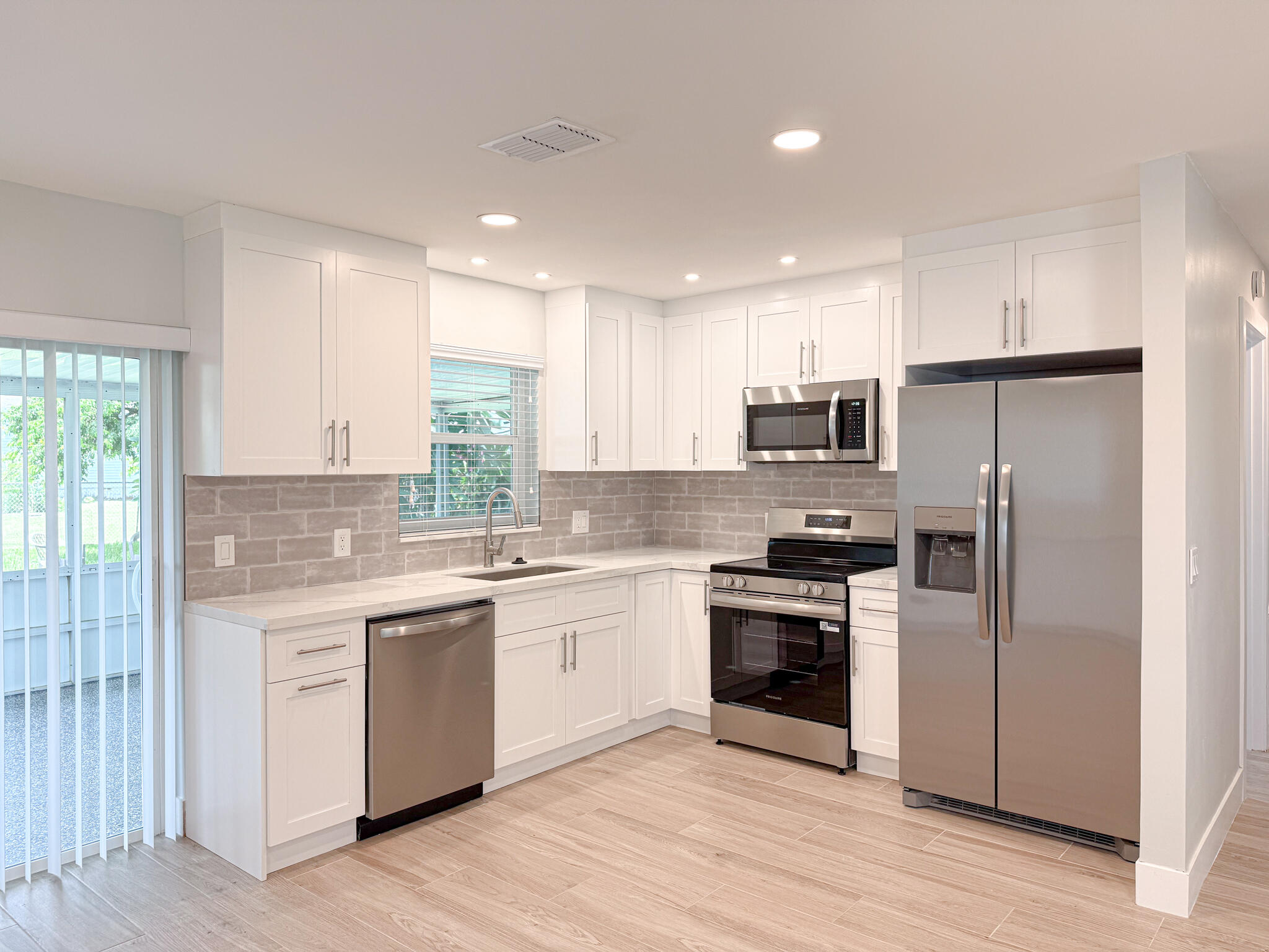 PALM BEACH FARMS CO 3 - Residential