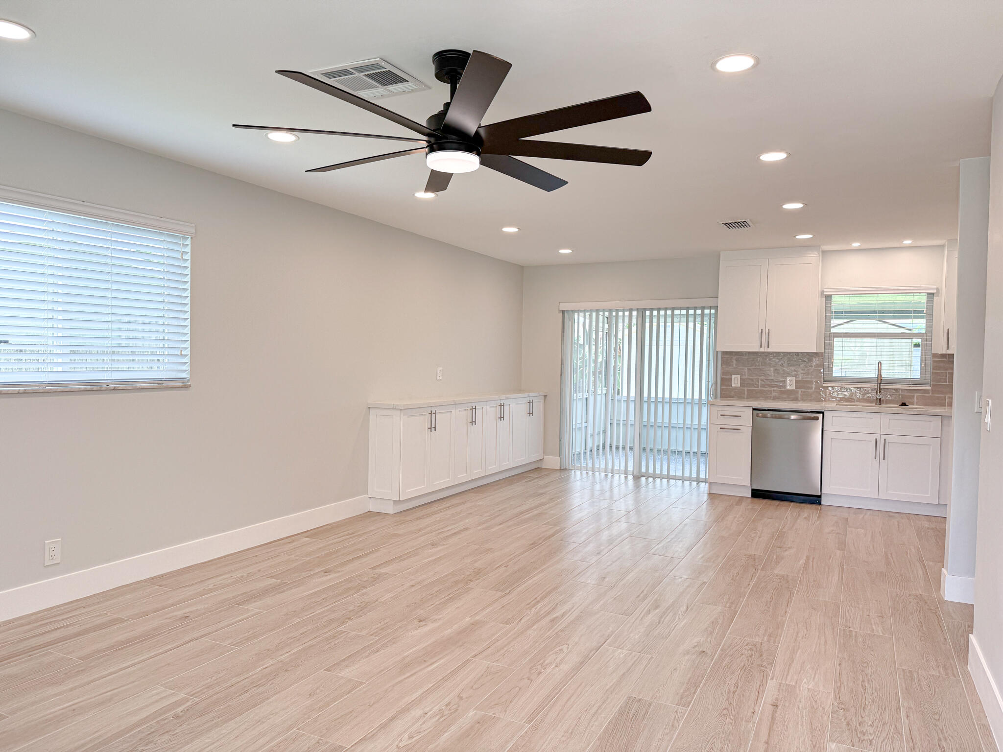 PALM BEACH FARMS CO 3 - Residential