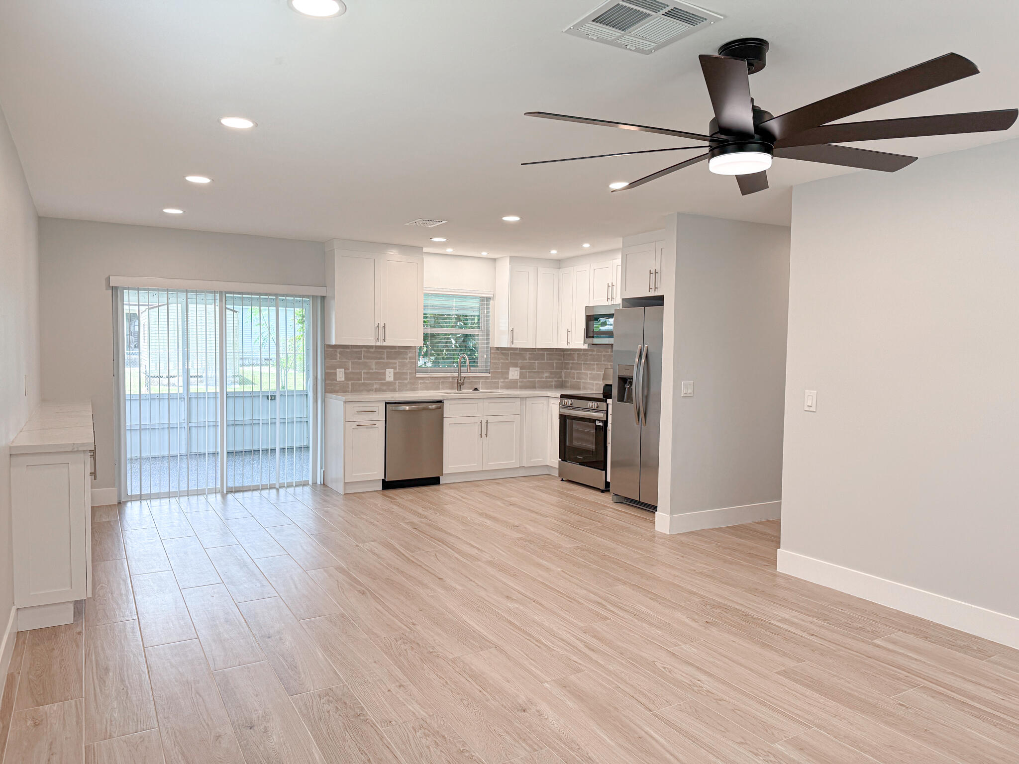 PALM BEACH FARMS CO 3 - Residential