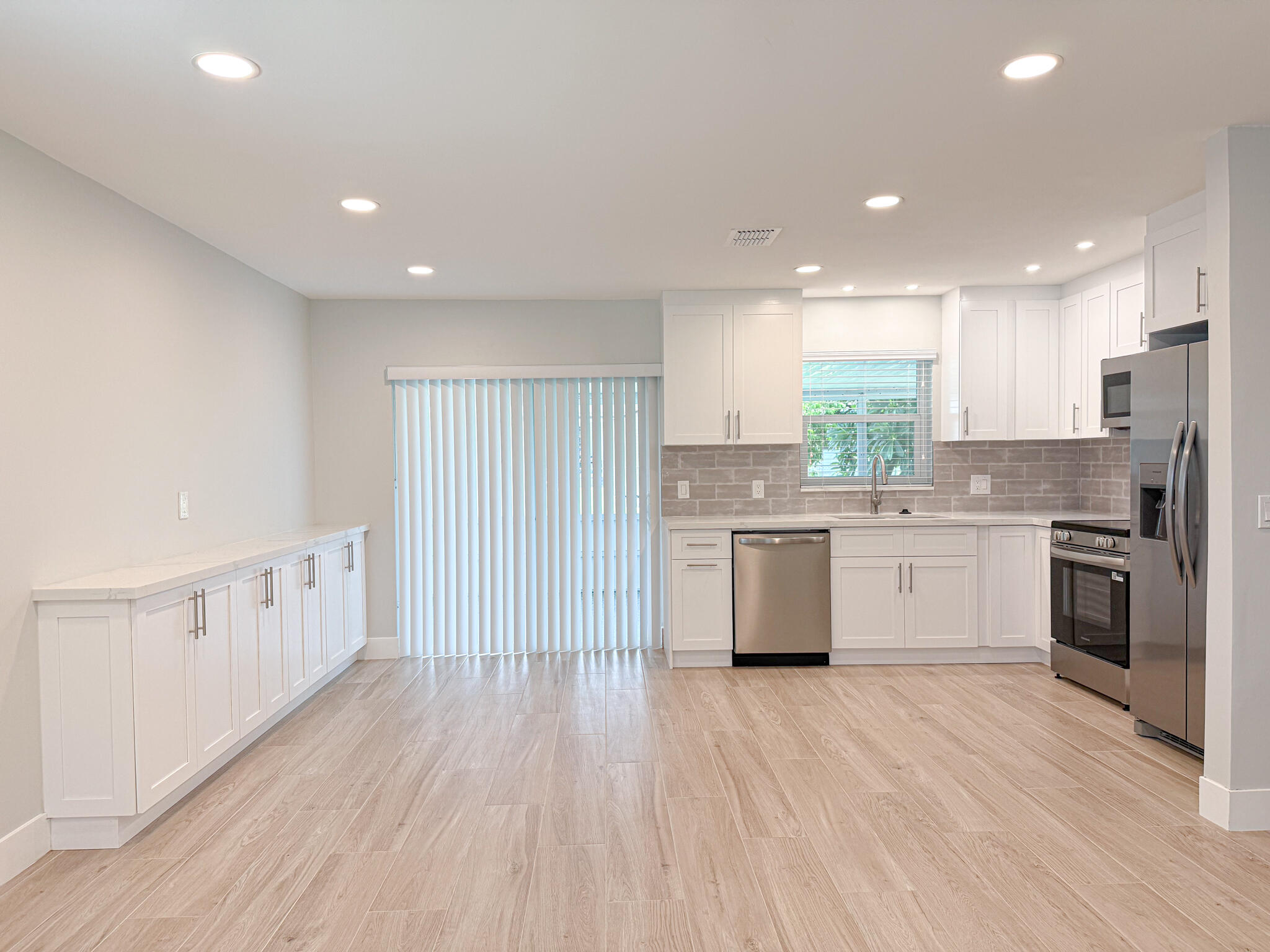 PALM BEACH FARMS CO 3 - Residential