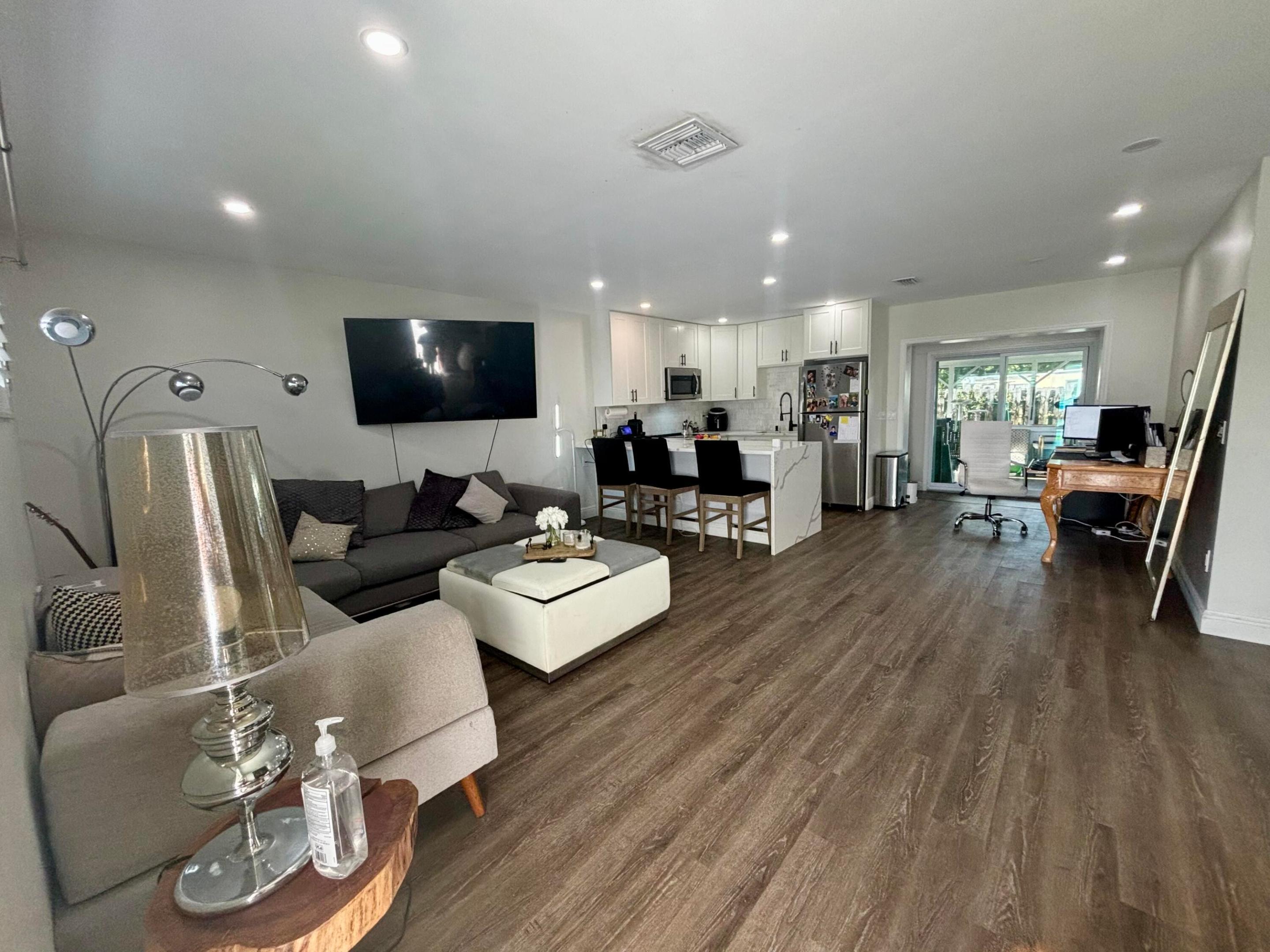 PINECREST CONDO - Residential