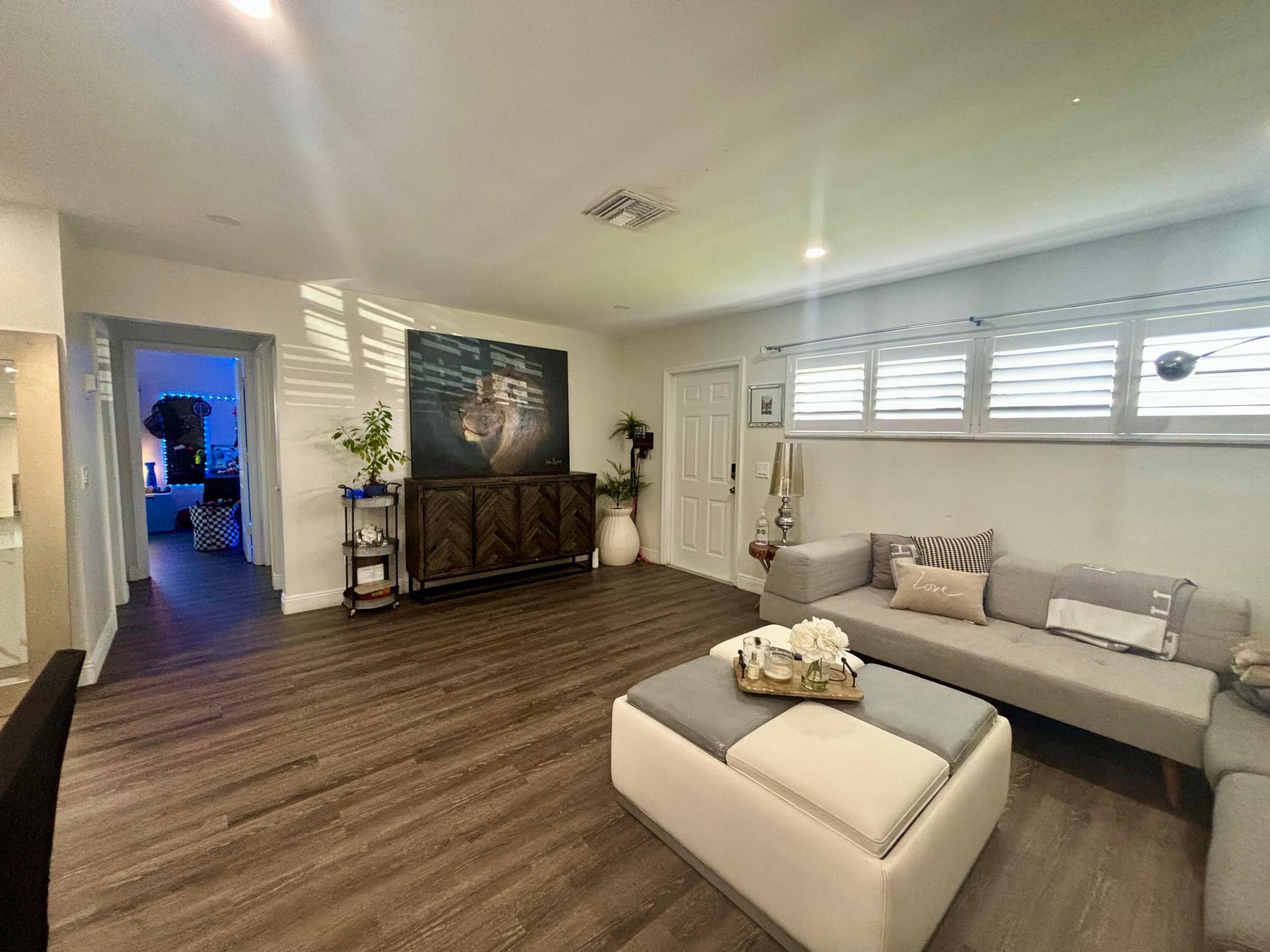 PINECREST CONDO - Residential