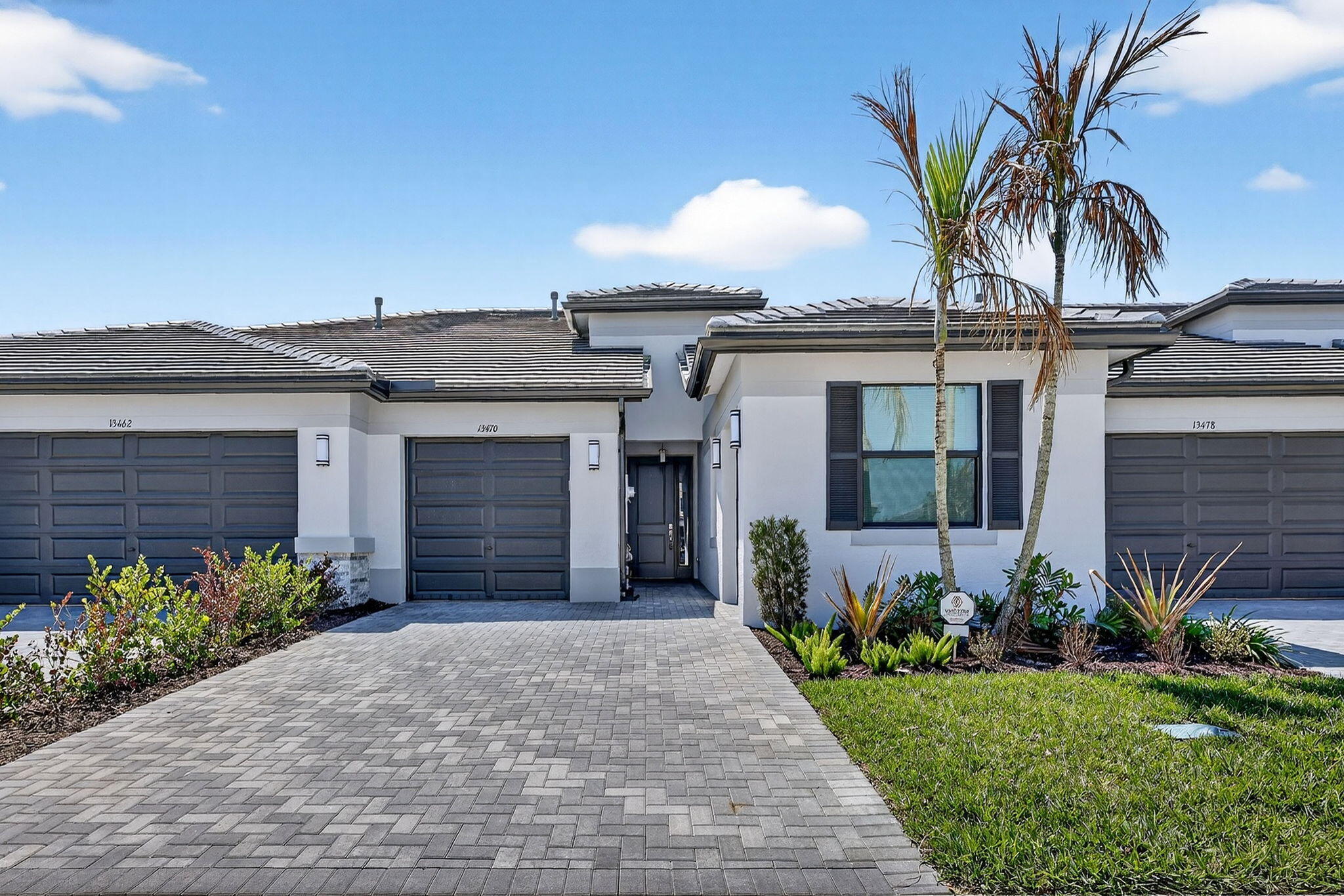 VALENCIA PARC - Residential Lease