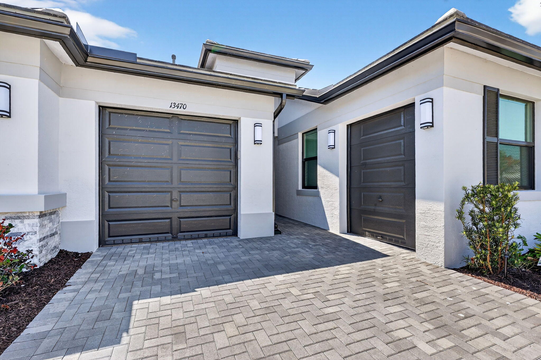 VALENCIA PARC - Residential Lease