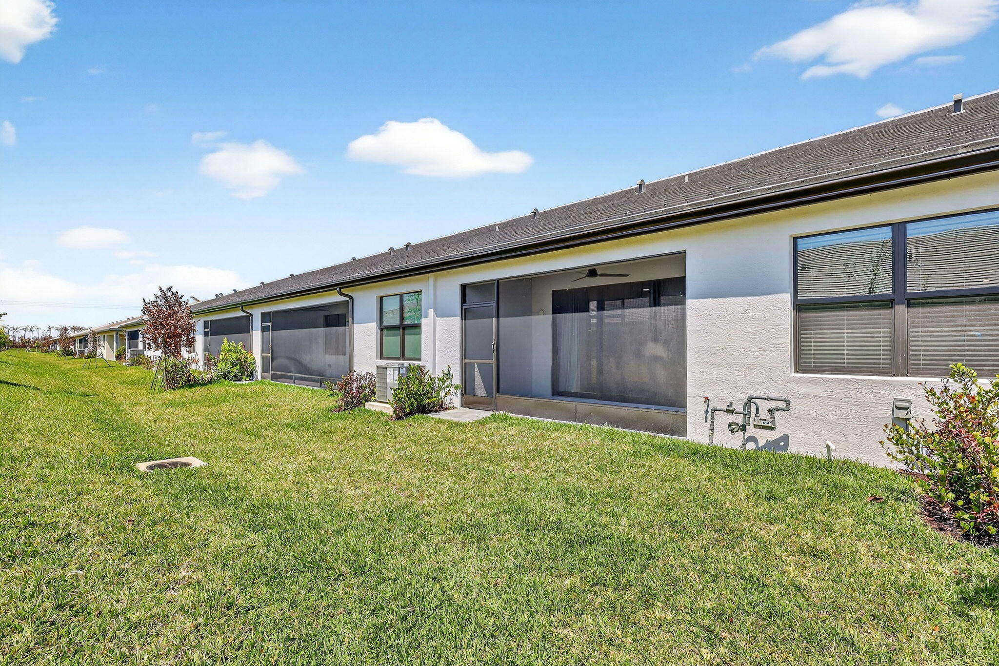 VALENCIA PARC - Residential Lease