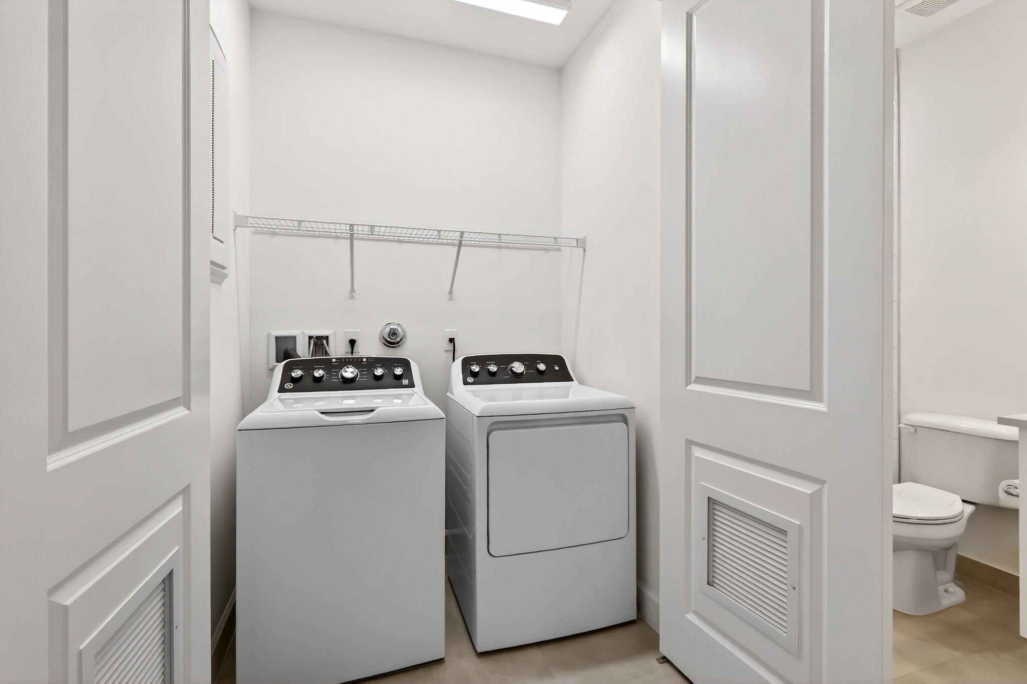 VALENCIA PARC - Residential Lease