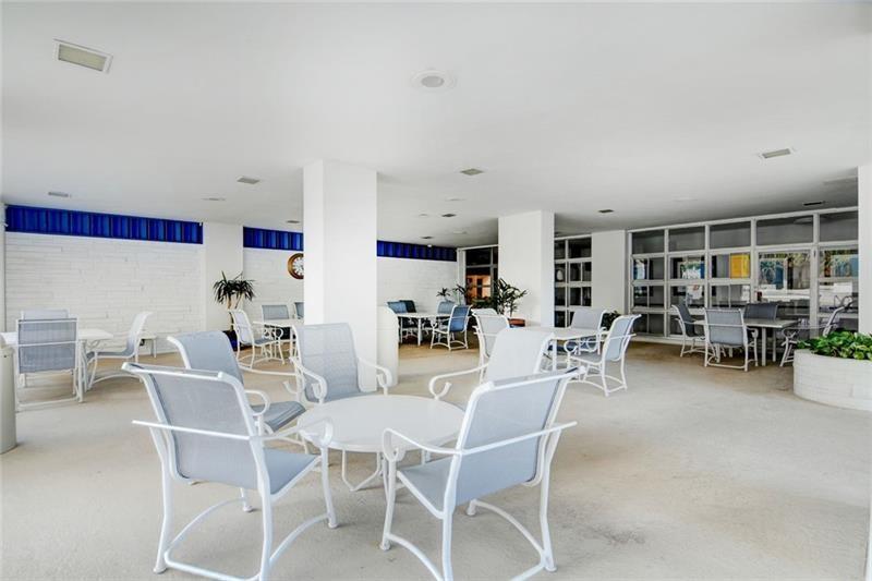 EDGEWATER ARMS - Residential