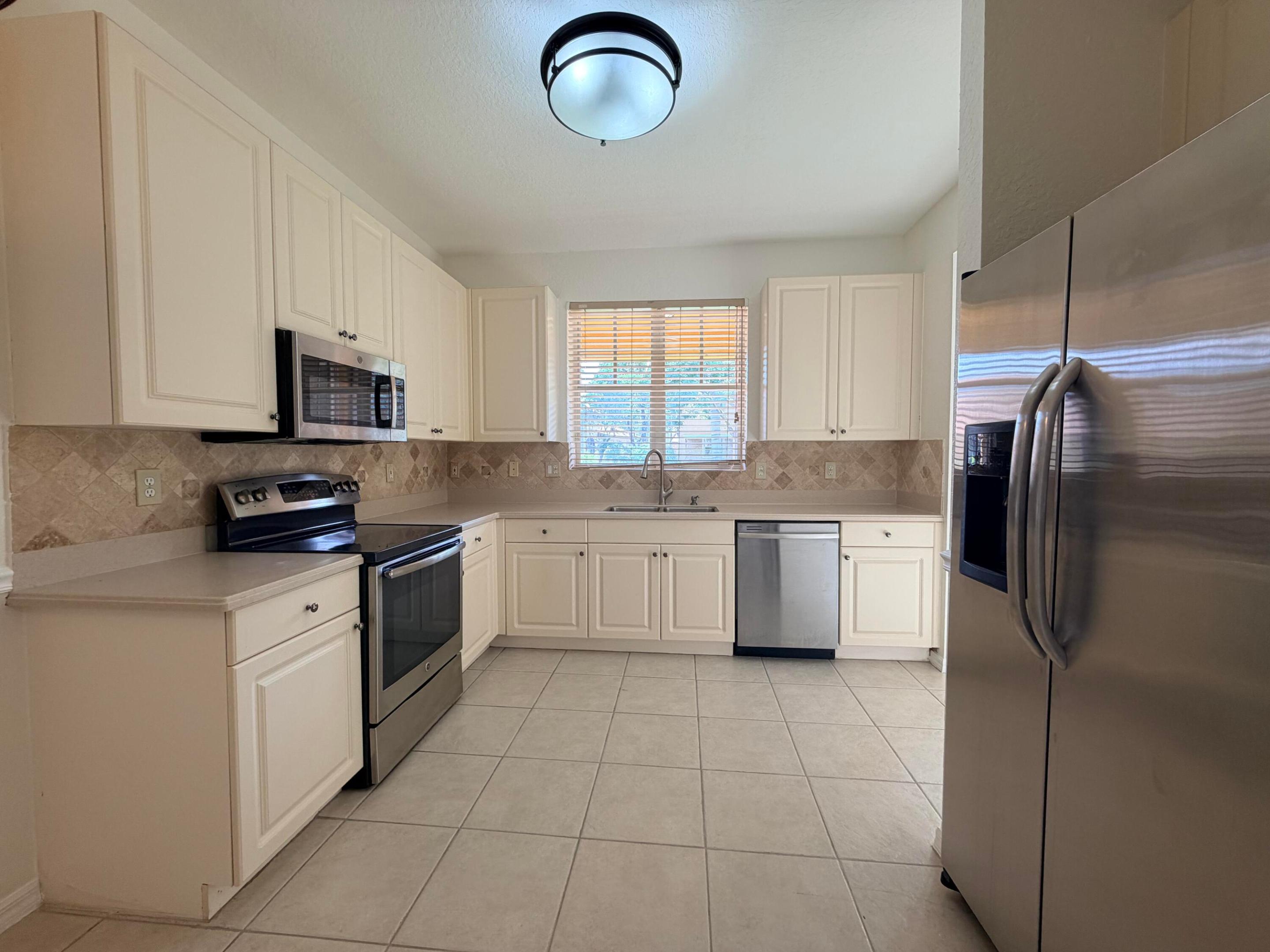 HERON BAY SOUTH - Residential Lease