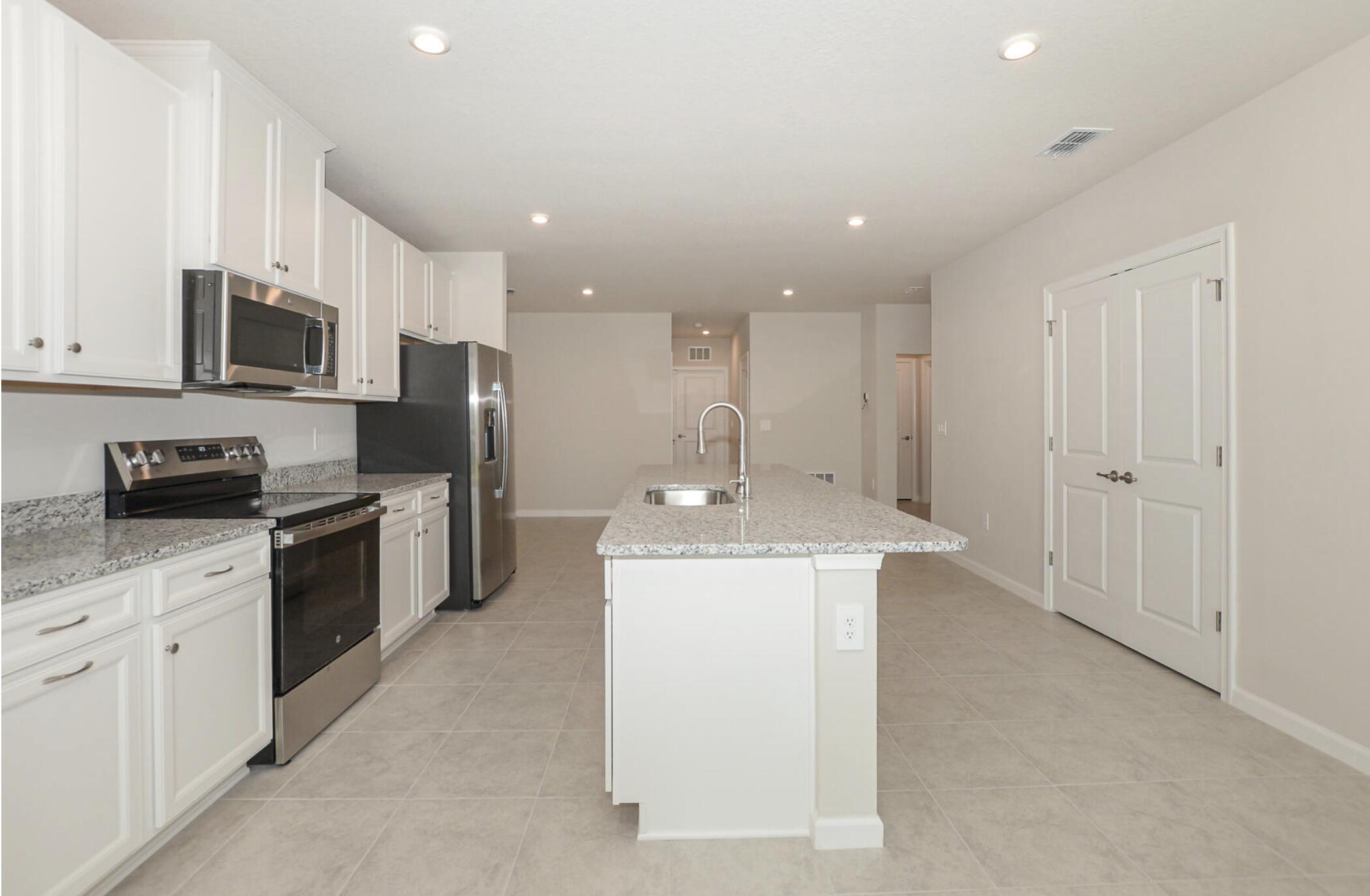 VERANO SOUTH PUD 1 - POD G - PLAT NO. 2 - Residential Lease