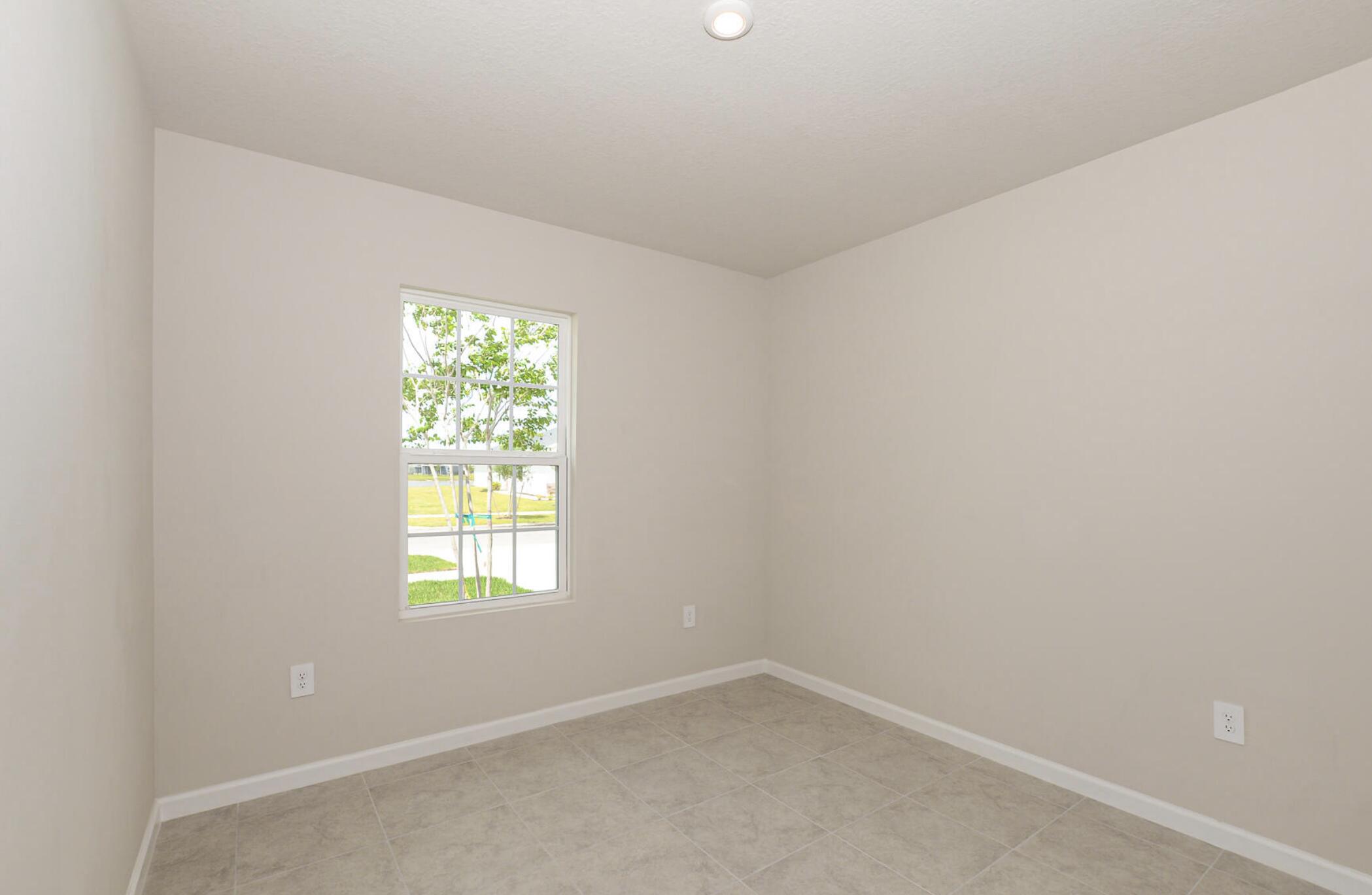 VERANO SOUTH PUD 1 - POD G - PLAT NO. 2 - Residential Lease