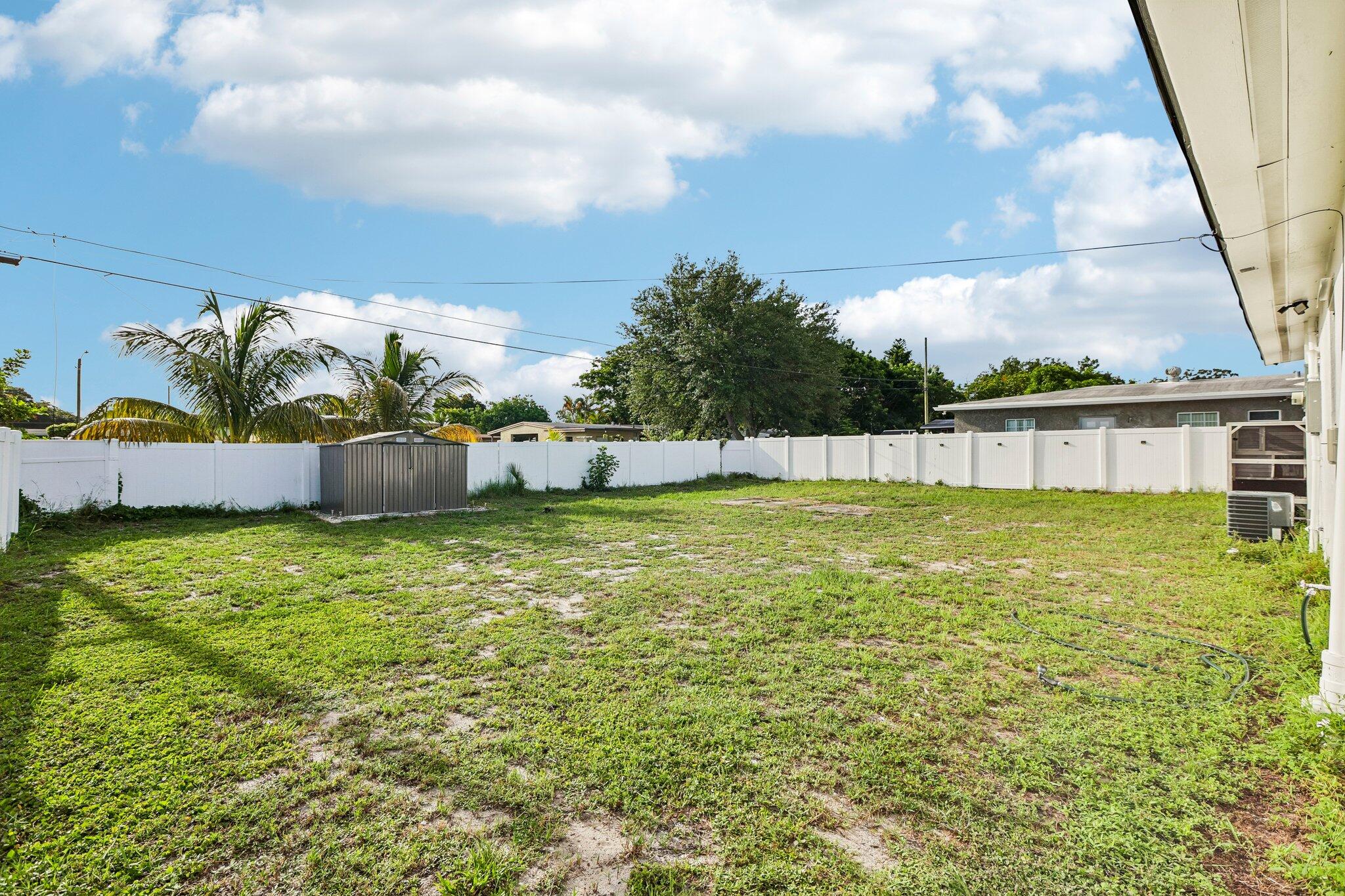 LAUDERDALE MANORS AMD PLAT - Residential