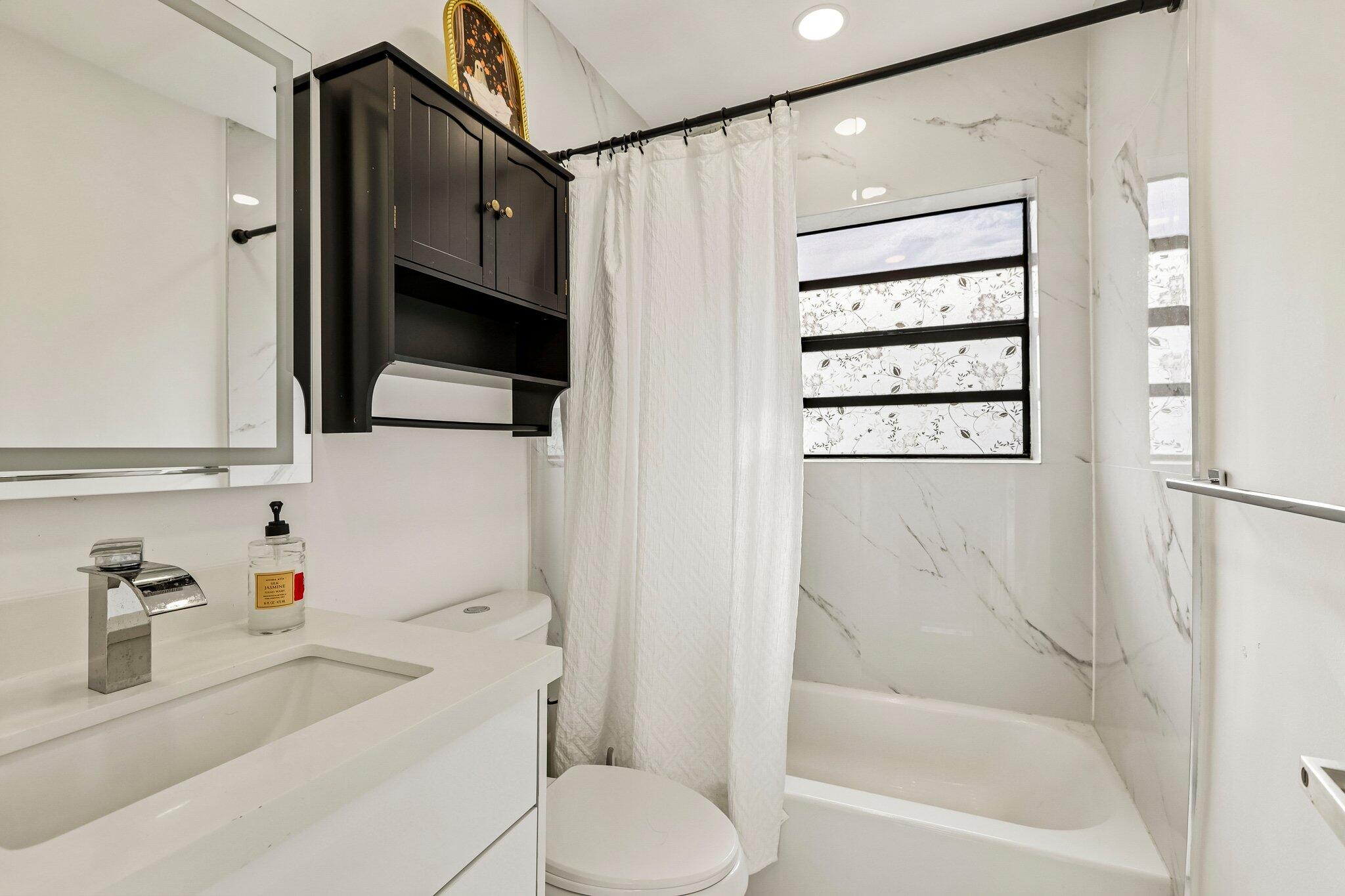 LAUDERDALE MANORS AMD PLAT - Residential