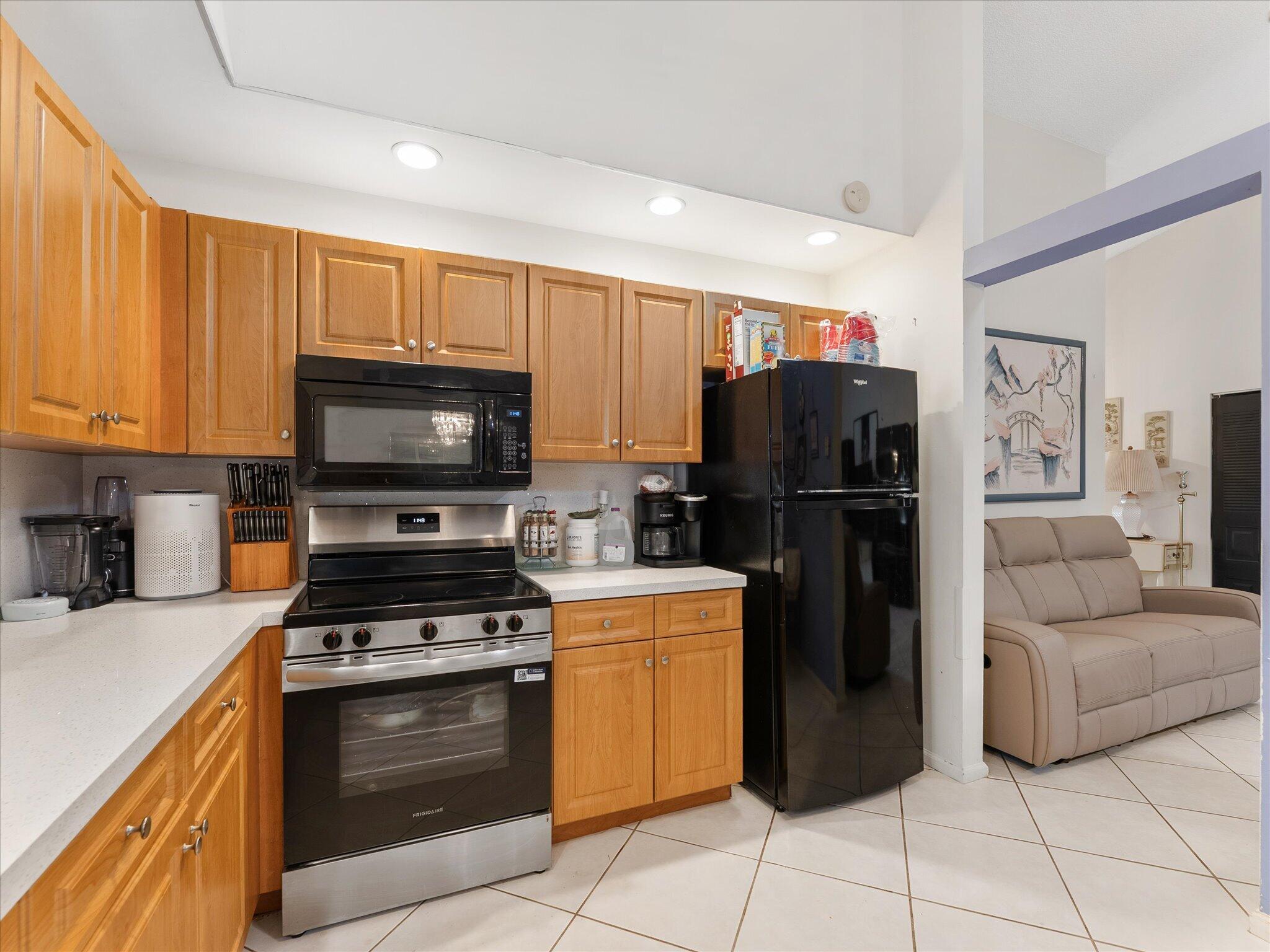 CYPRESS LAKES 10 - Residential