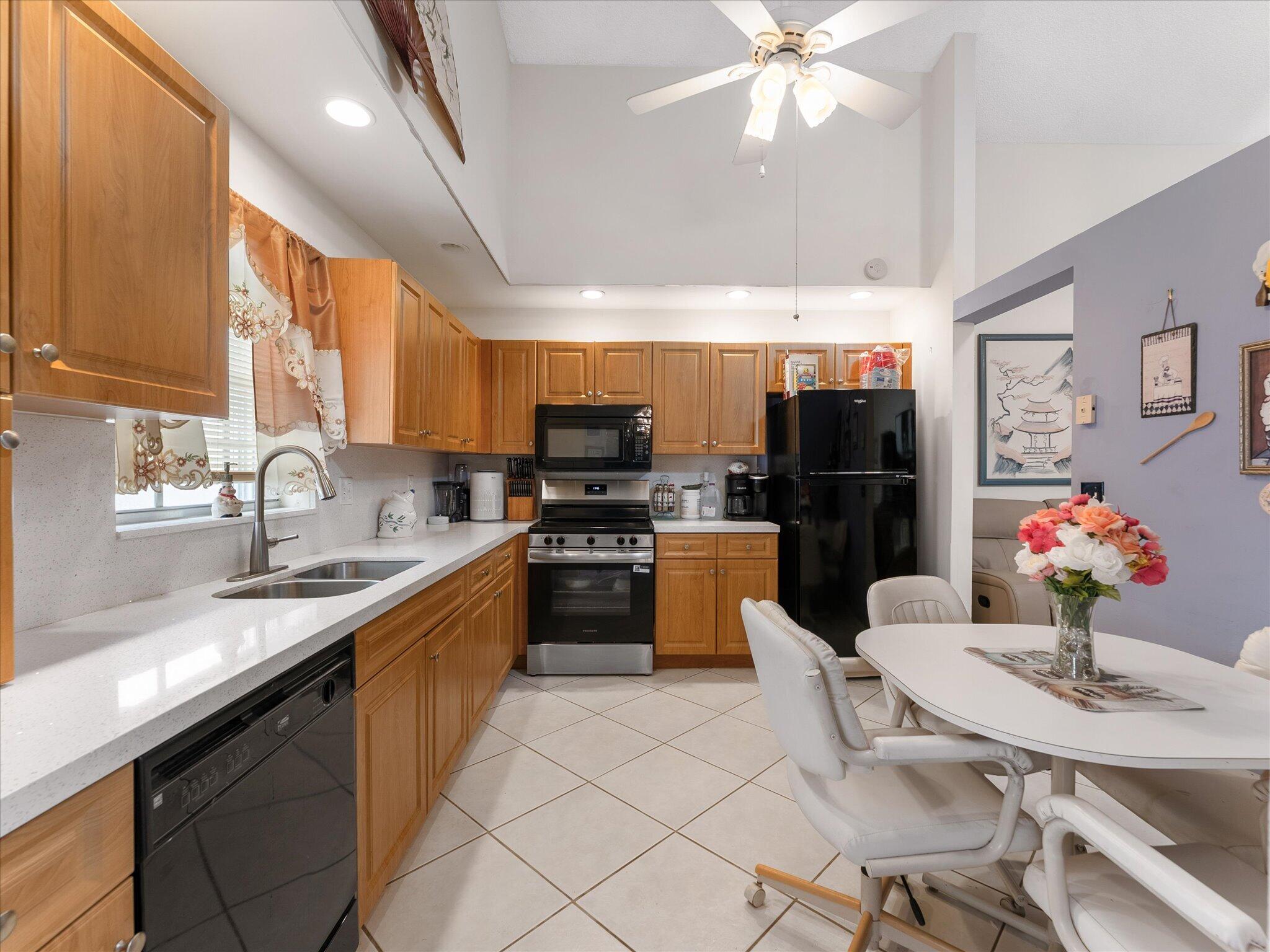 CYPRESS LAKES 10 - Residential