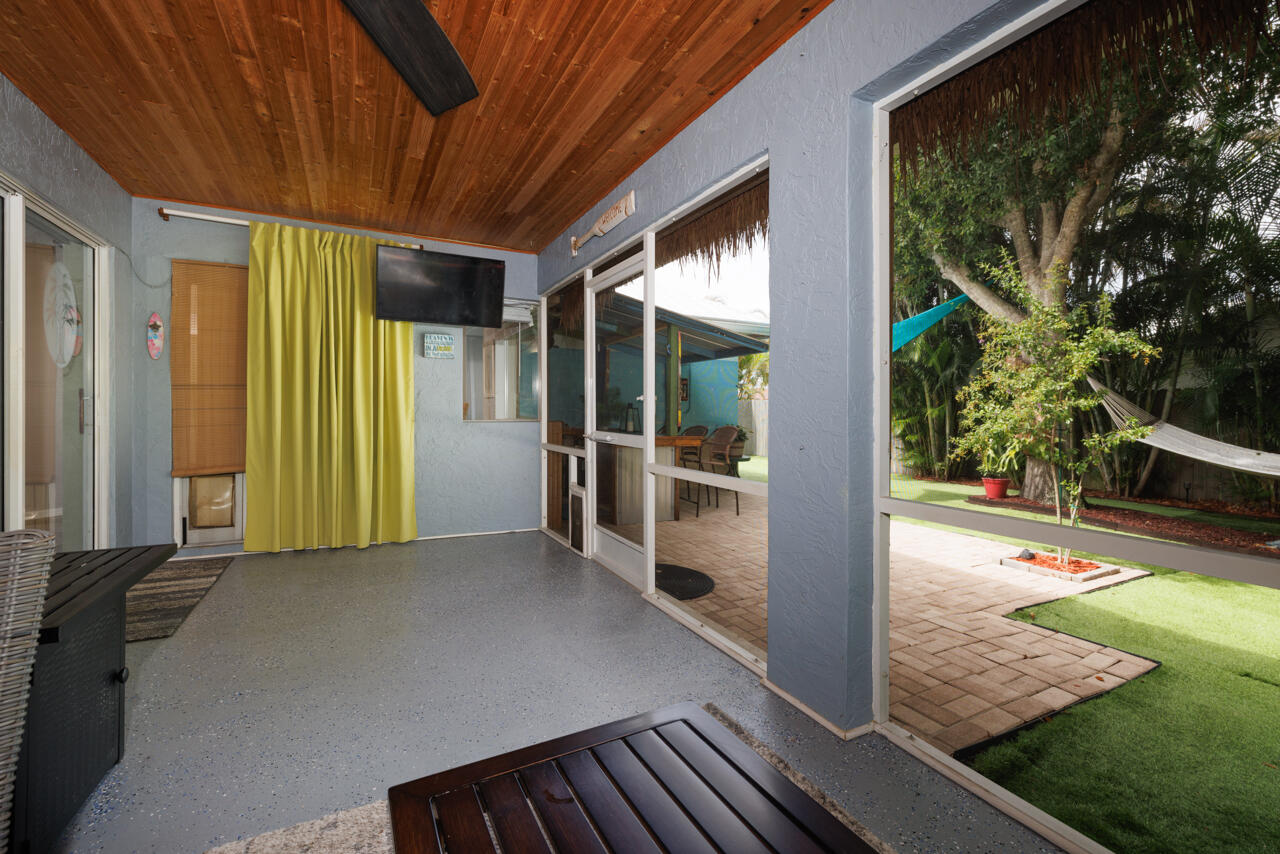 HOBE SOUND ESTATES - Residential