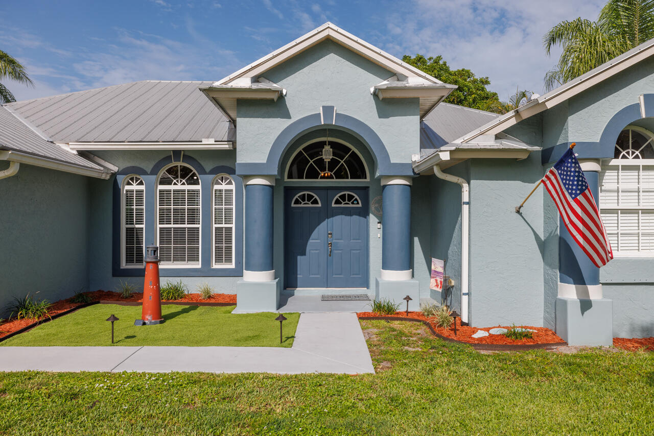 HOBE SOUND ESTATES - Residential
