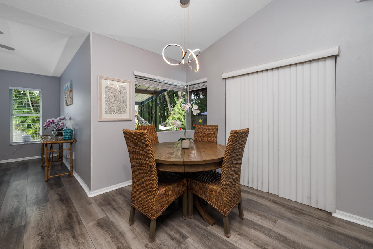 HOBE SOUND ESTATES - Residential