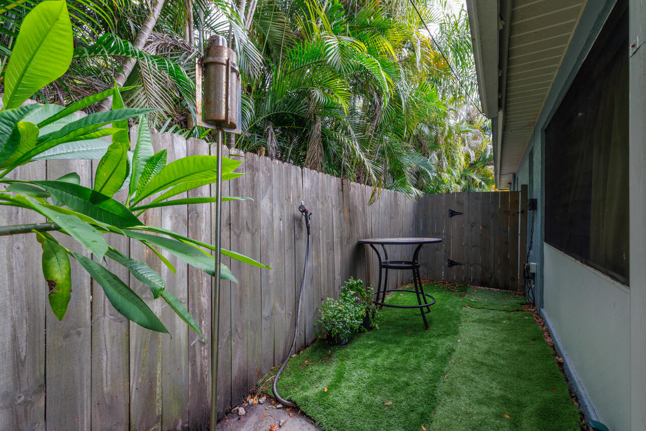 HOBE SOUND ESTATES - Residential