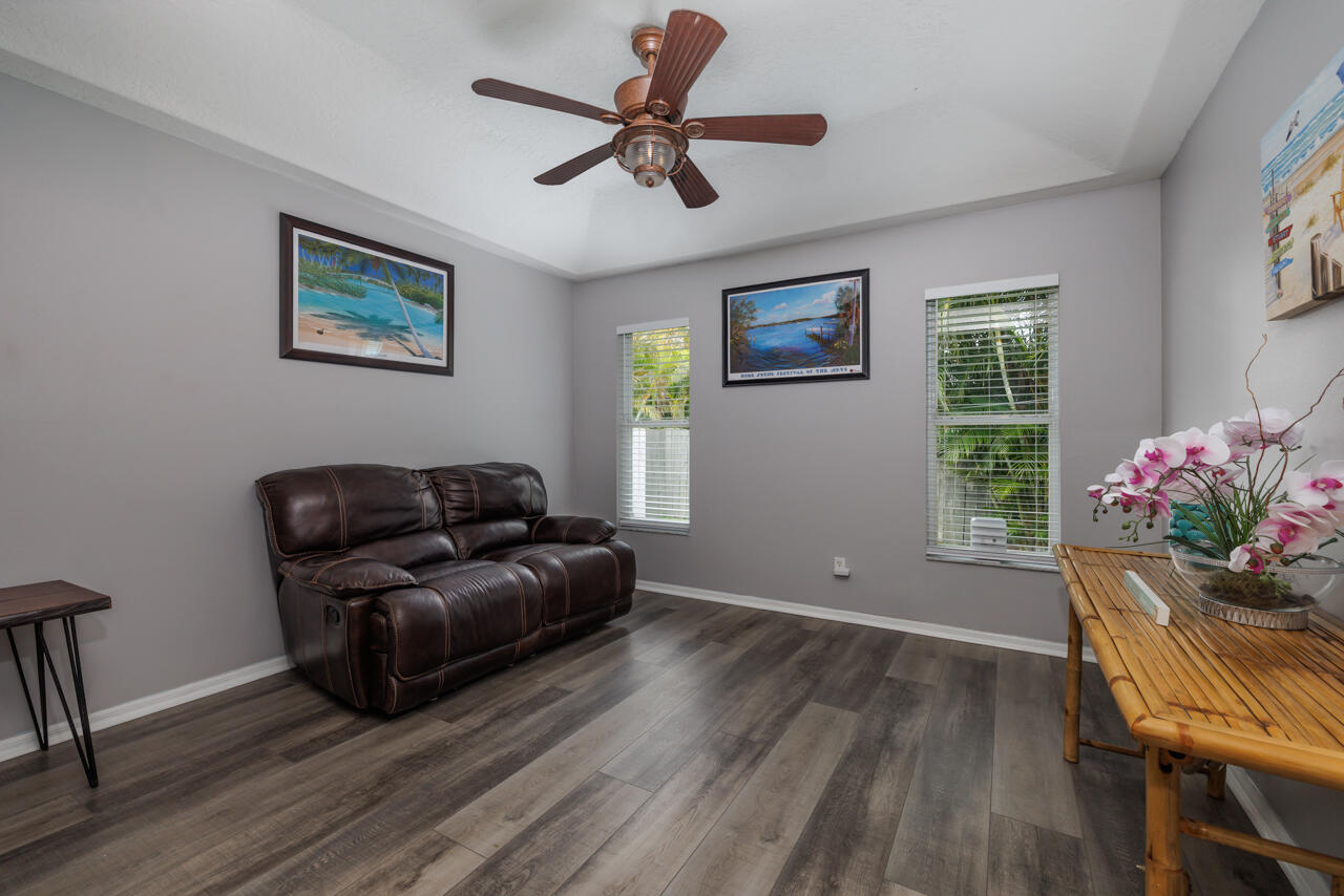 HOBE SOUND ESTATES - Residential