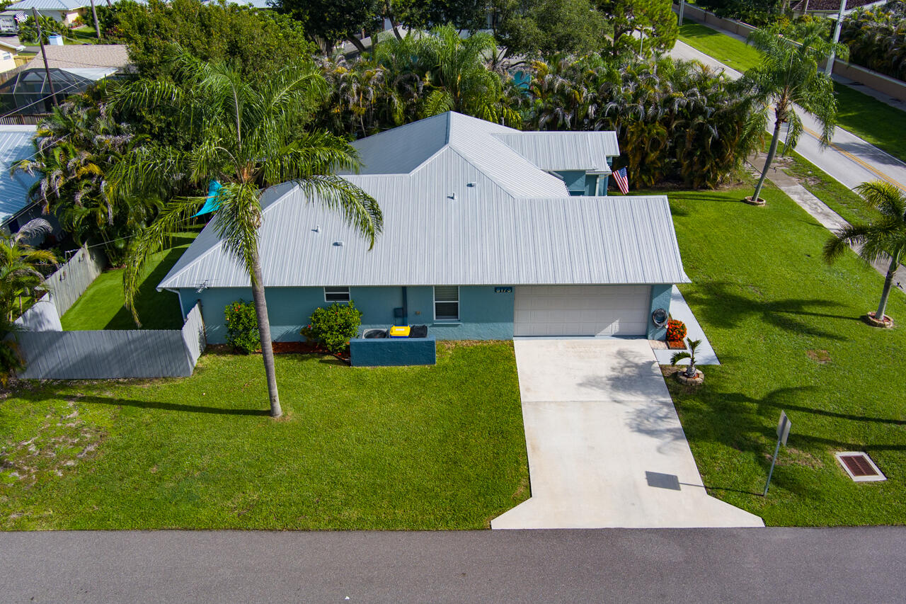 HOBE SOUND ESTATES - Residential