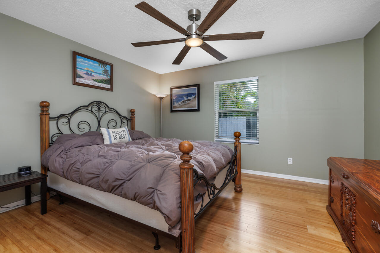 HOBE SOUND ESTATES - Residential