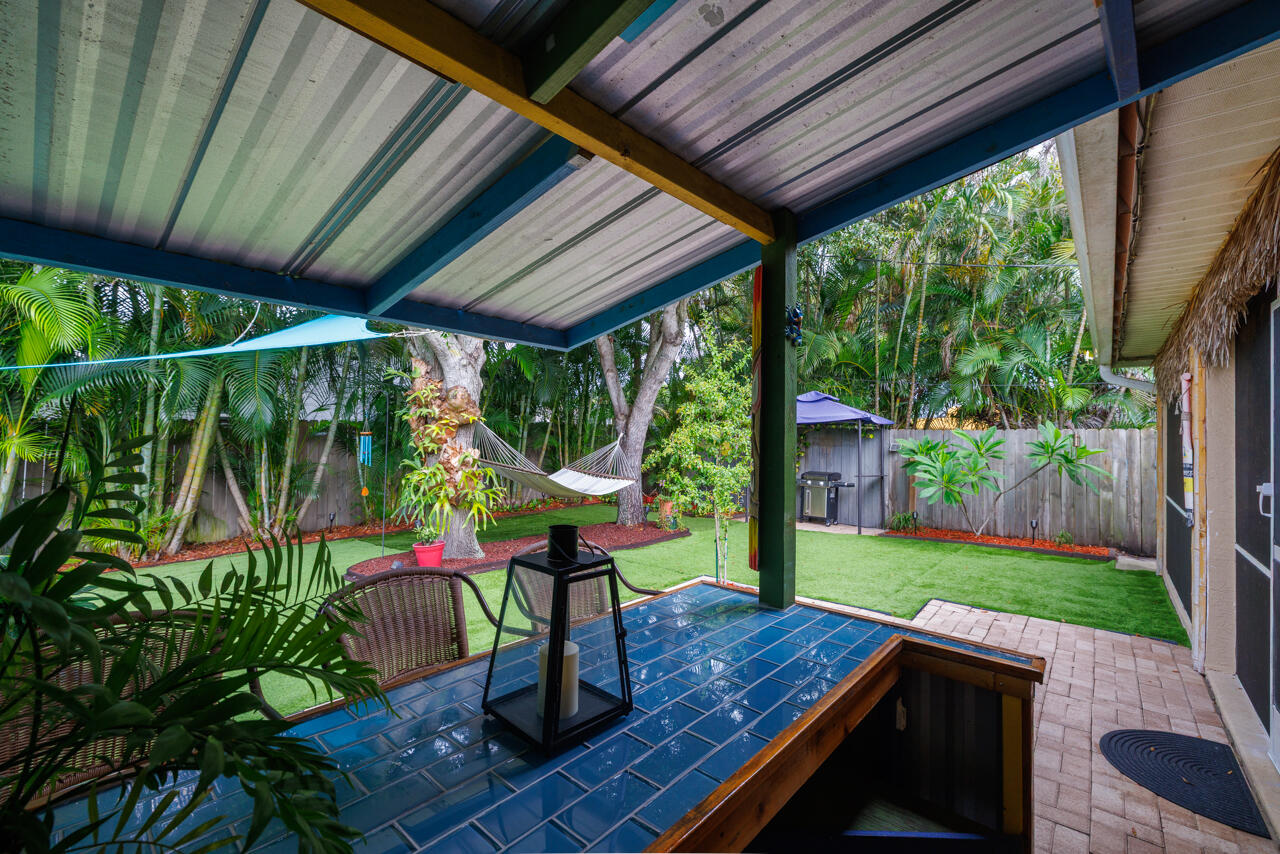 HOBE SOUND ESTATES - Residential