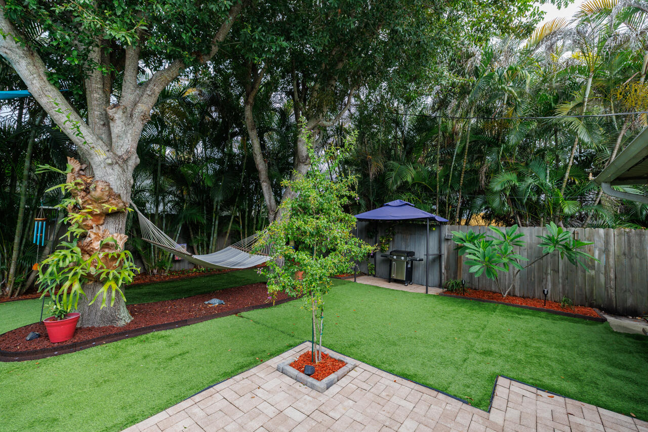 HOBE SOUND ESTATES - Residential