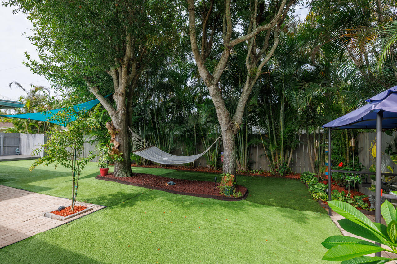 HOBE SOUND ESTATES - Residential