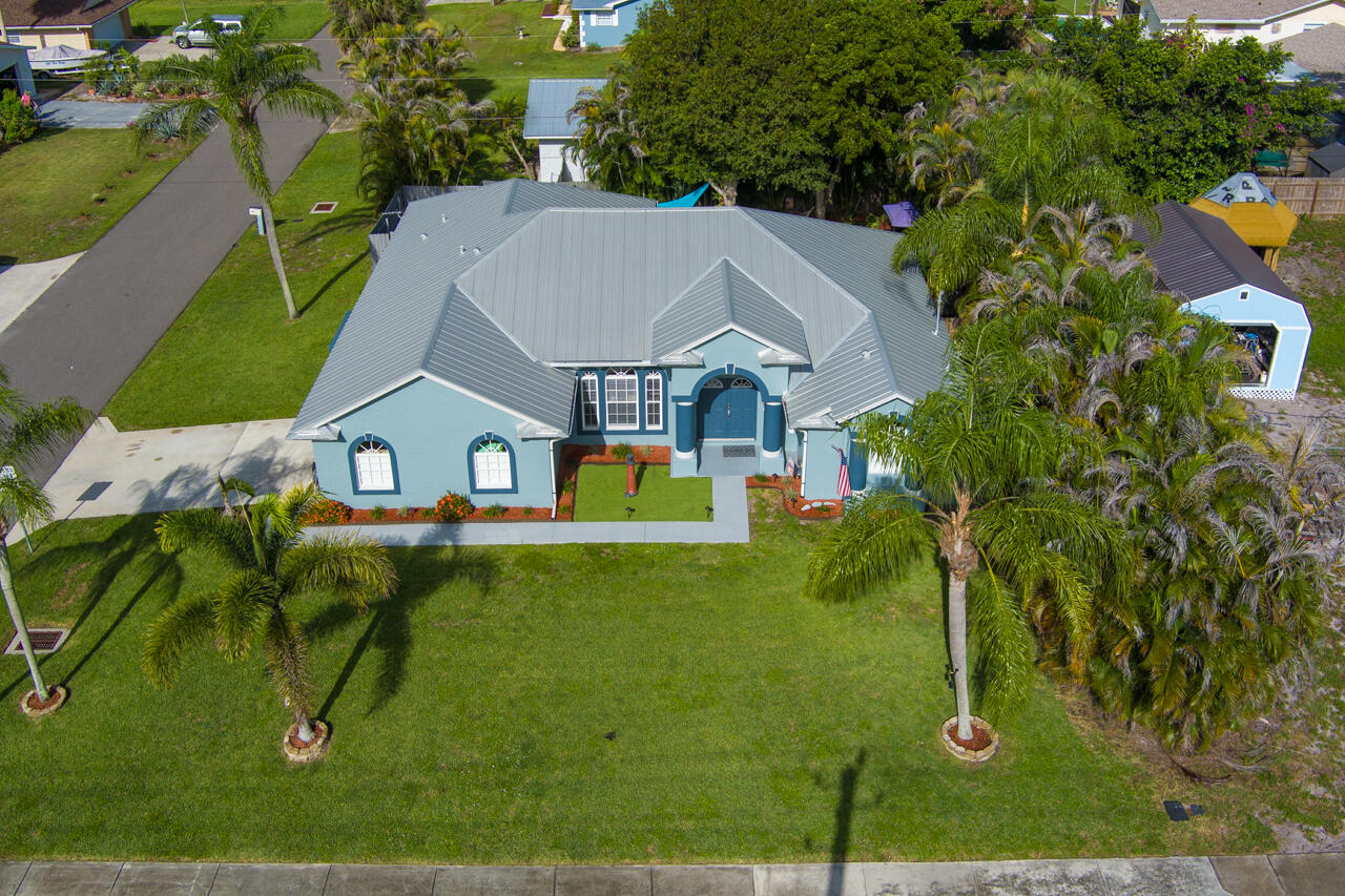 HOBE SOUND ESTATES - Residential