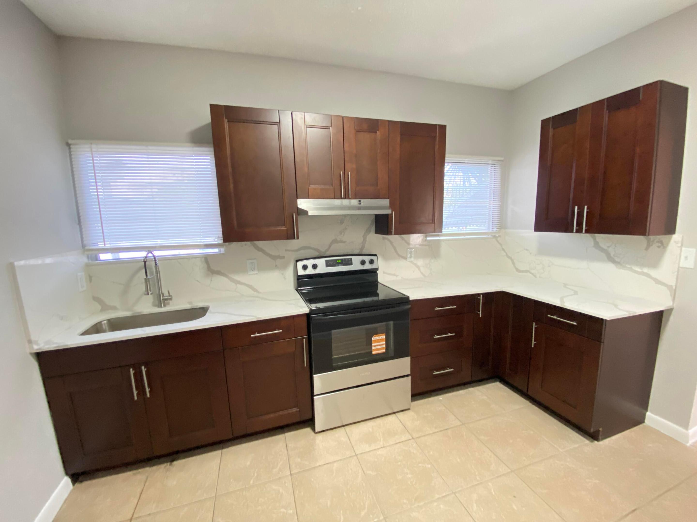 LAKE WORTH TOWN OF - Residential Income