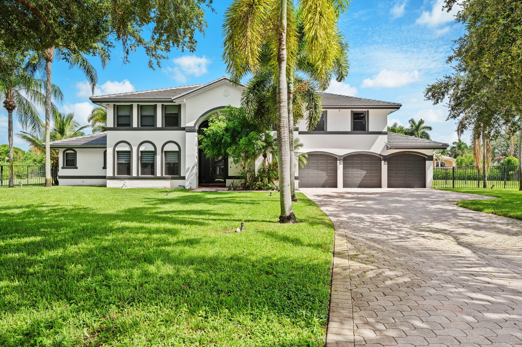 MYSTIQUE - Residential