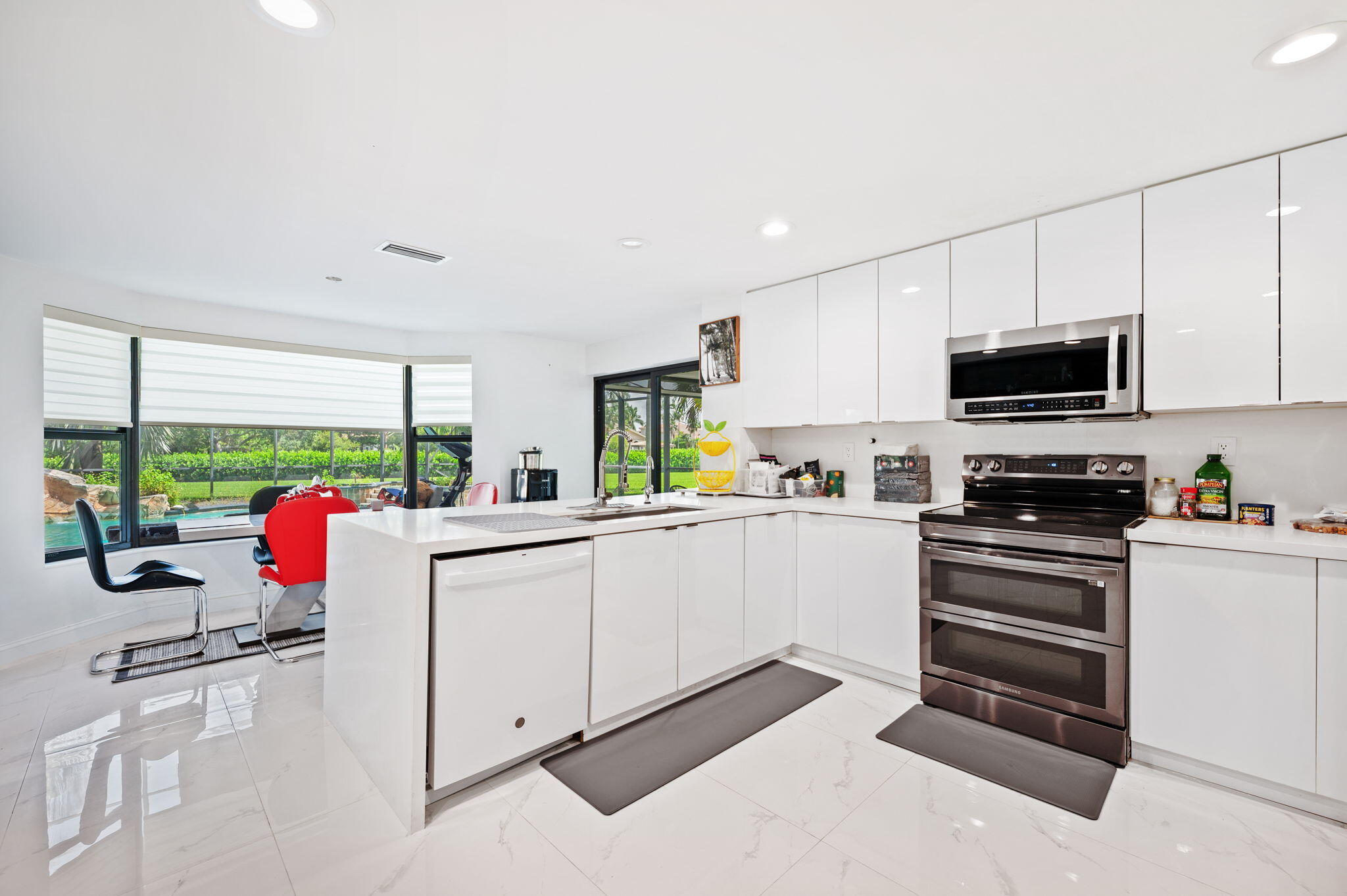 MYSTIQUE - Residential