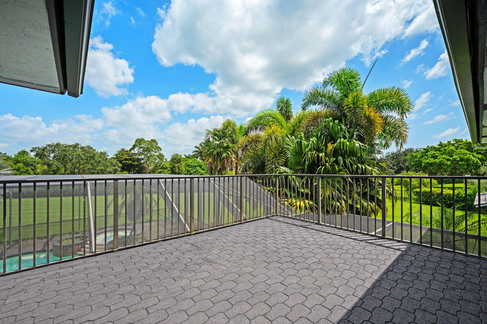 MYSTIQUE - Residential