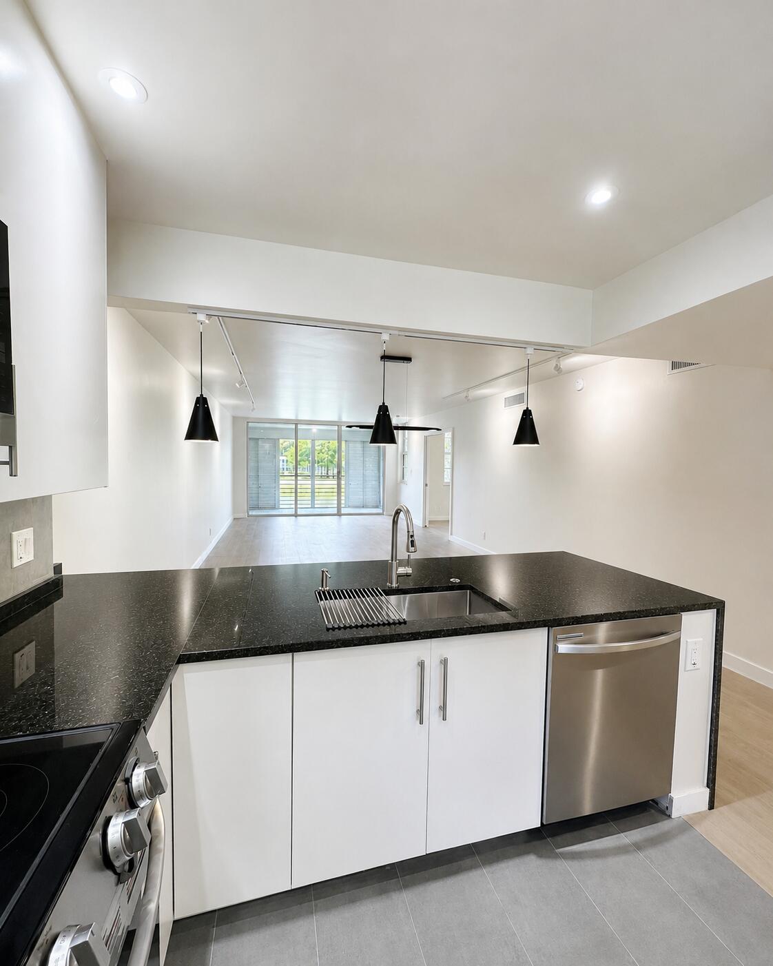 NO 102 PALM-AIRE COUNTRY CLUB - Residential