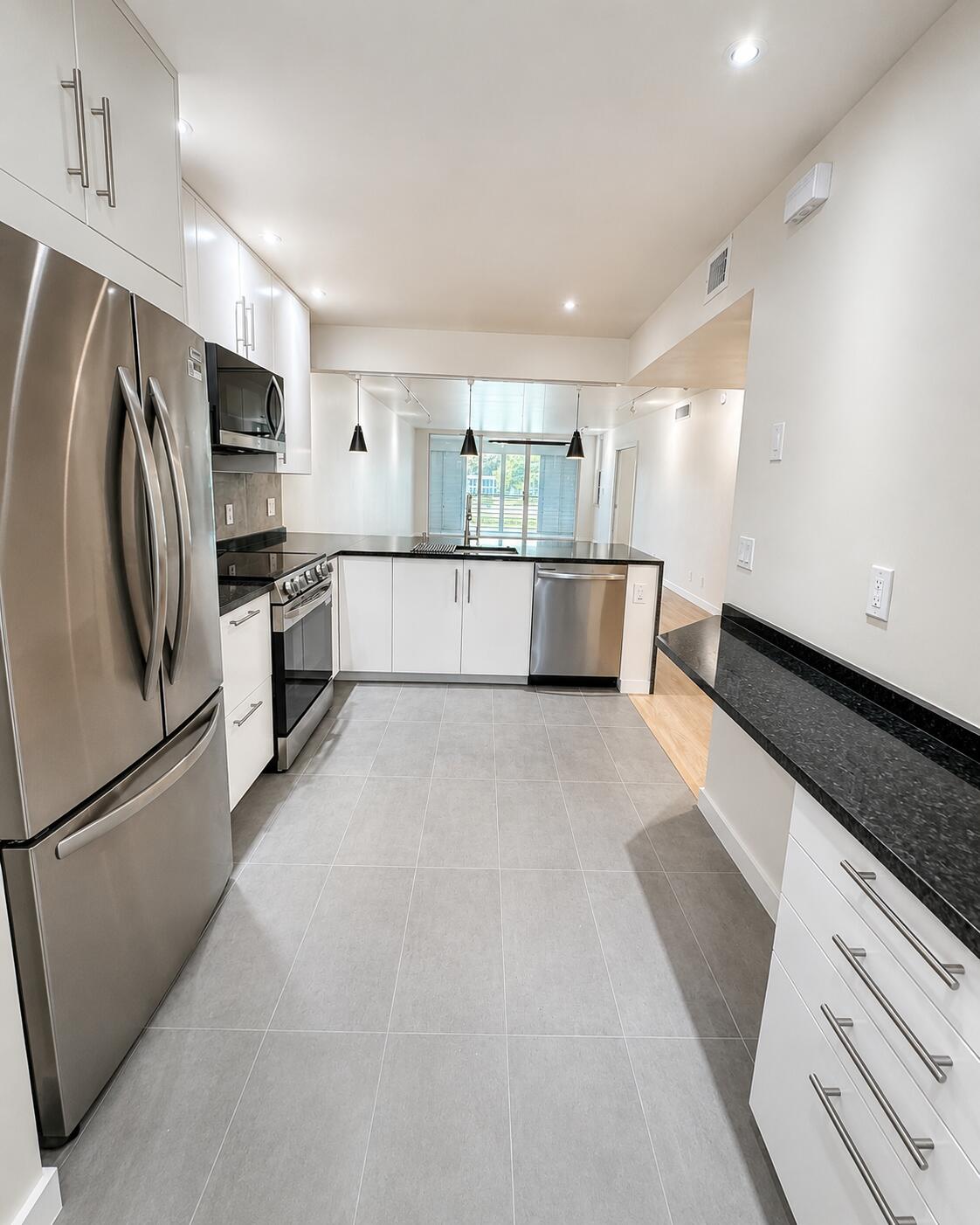 NO 102 PALM-AIRE COUNTRY CLUB - Residential