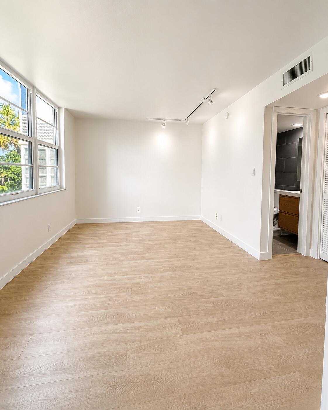 NO 102 PALM-AIRE COUNTRY CLUB - Residential