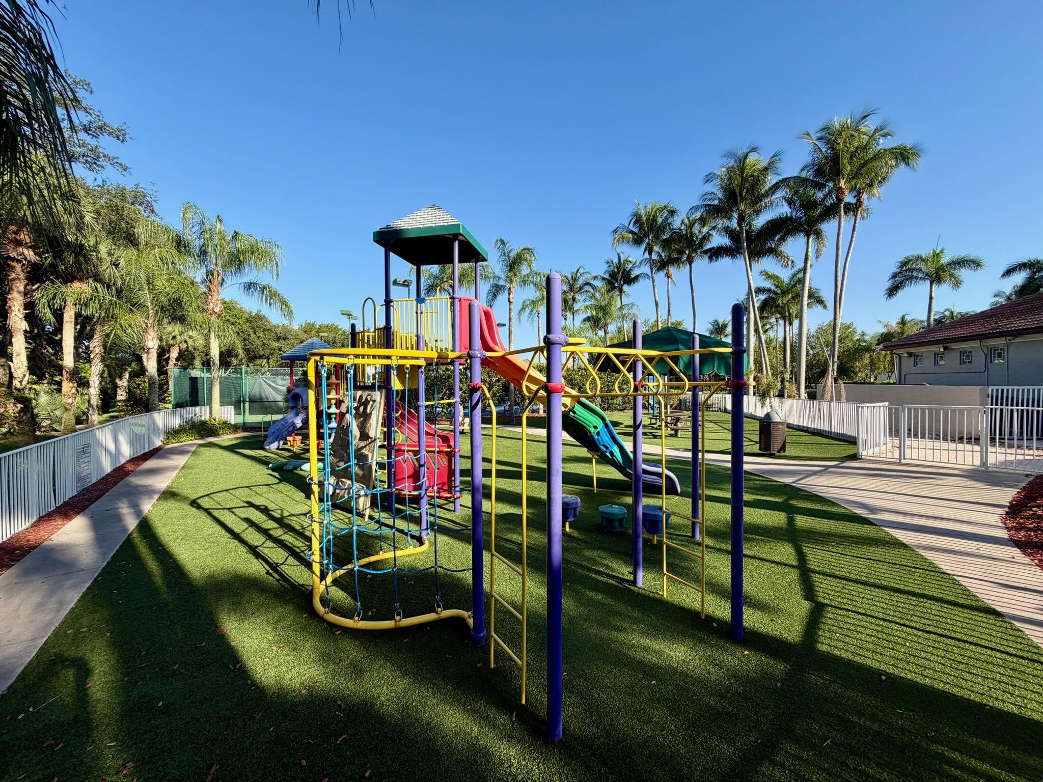MIZNER POINTE OF BOCA VIA ANCHO - Residential