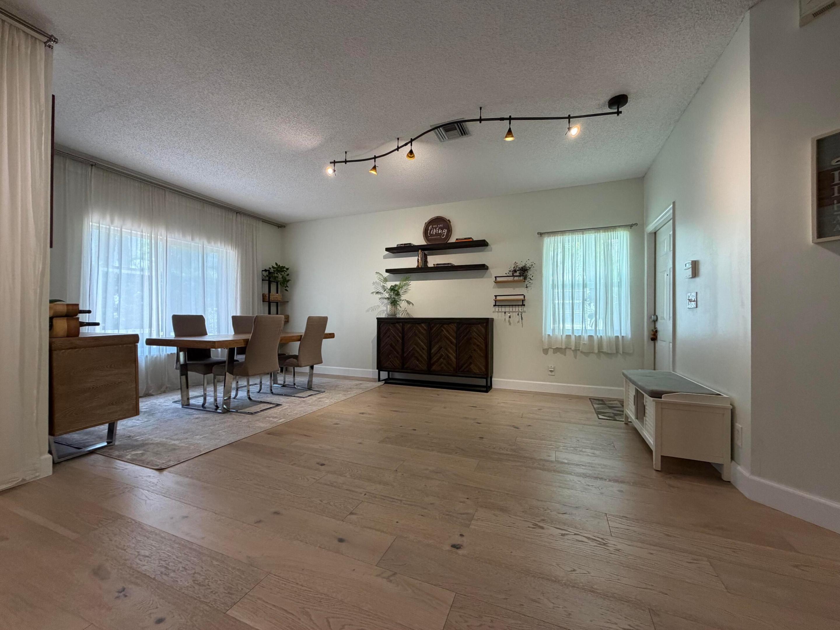 MIZNER POINTE OF BOCA VIA ANCHO - Residential