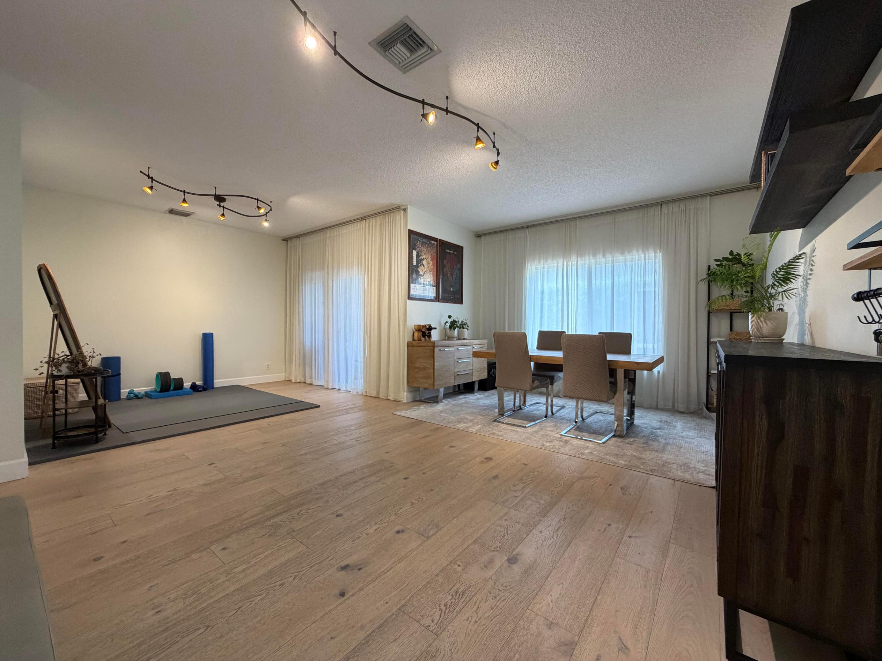 MIZNER POINTE OF BOCA VIA ANCHO - Residential