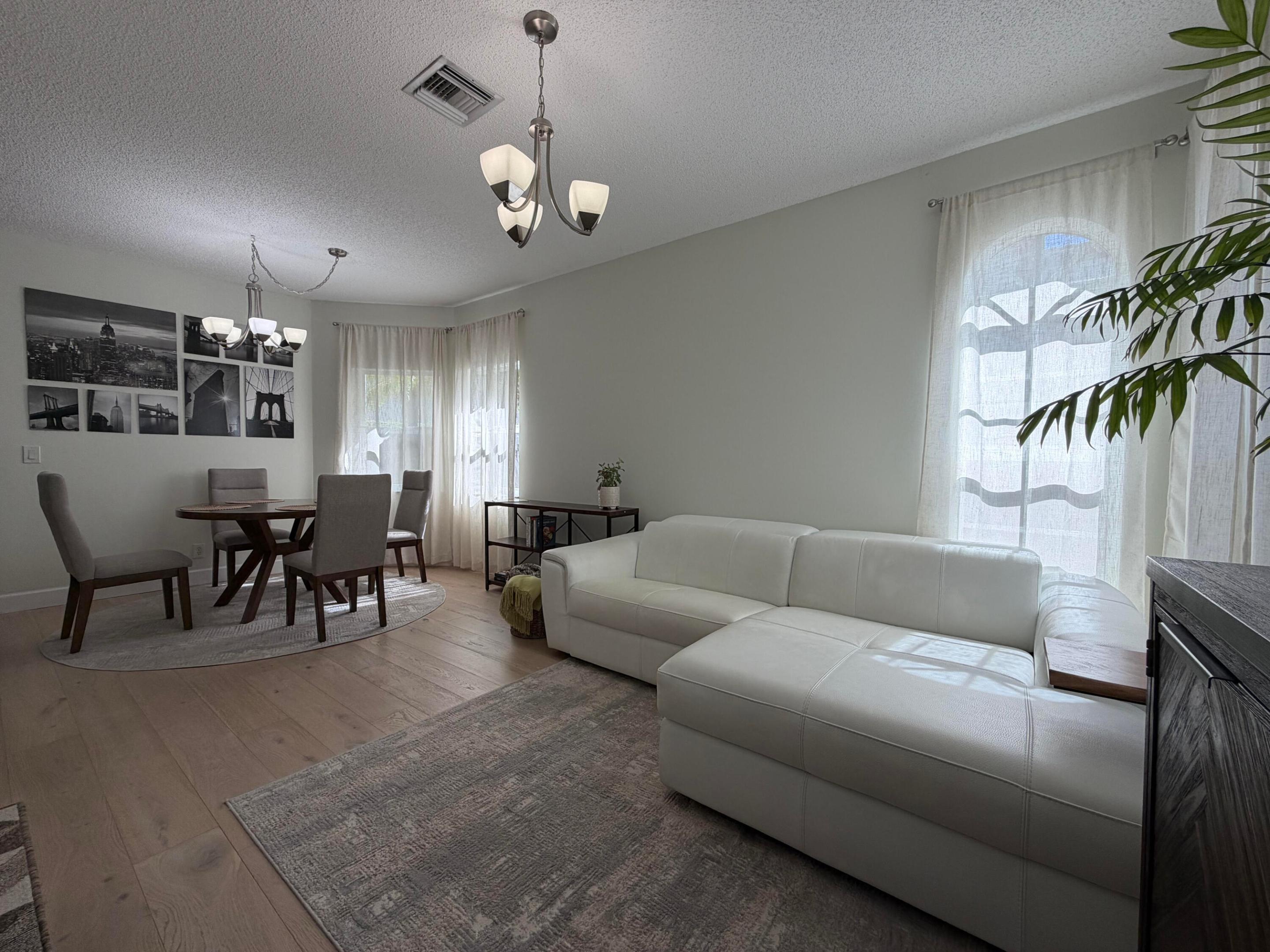 MIZNER POINTE OF BOCA VIA ANCHO - Residential