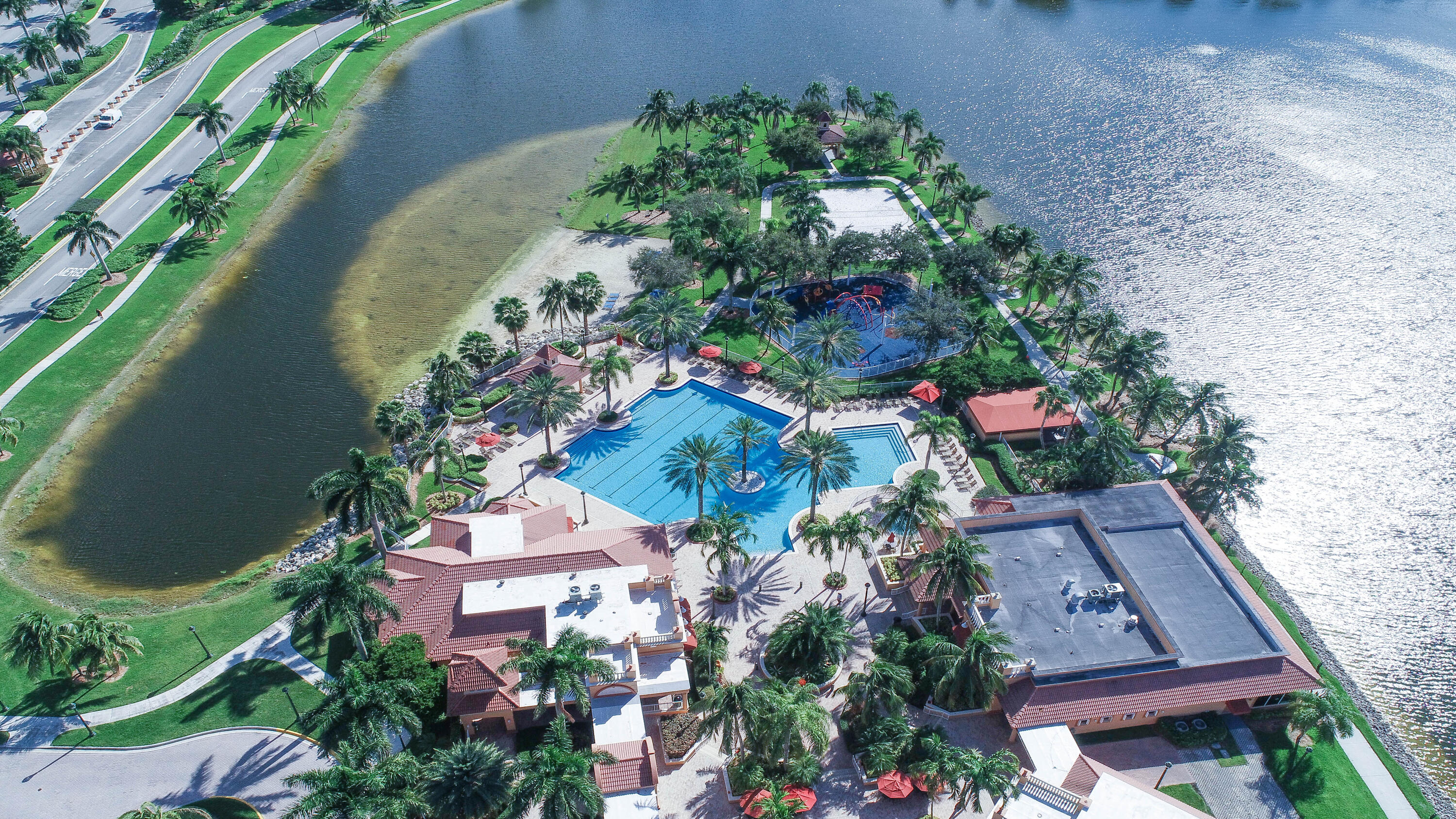 SUNSET LAKES PLAT THREE - Residential