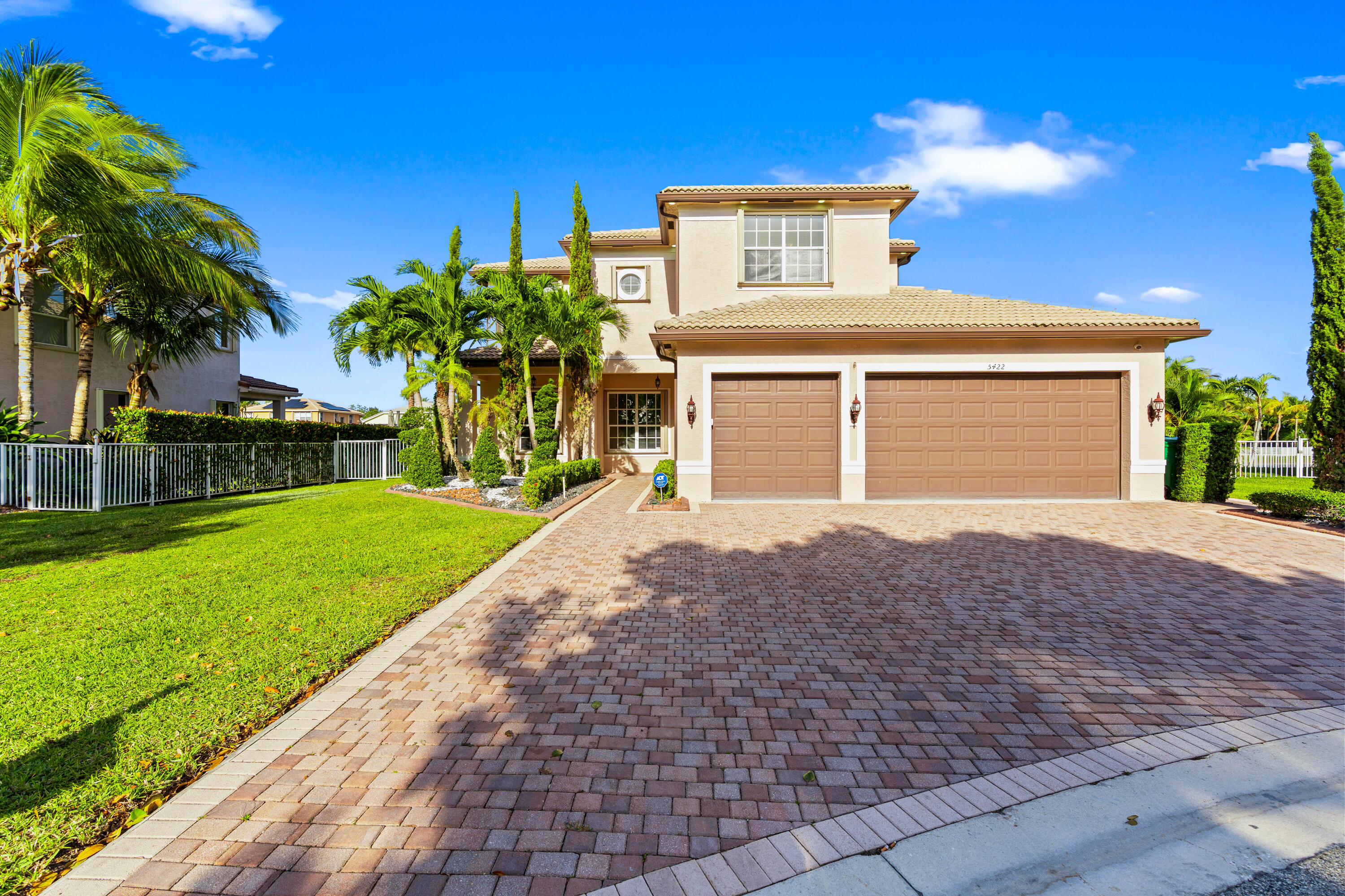 SUNSET LAKES PLAT THREE - Residential