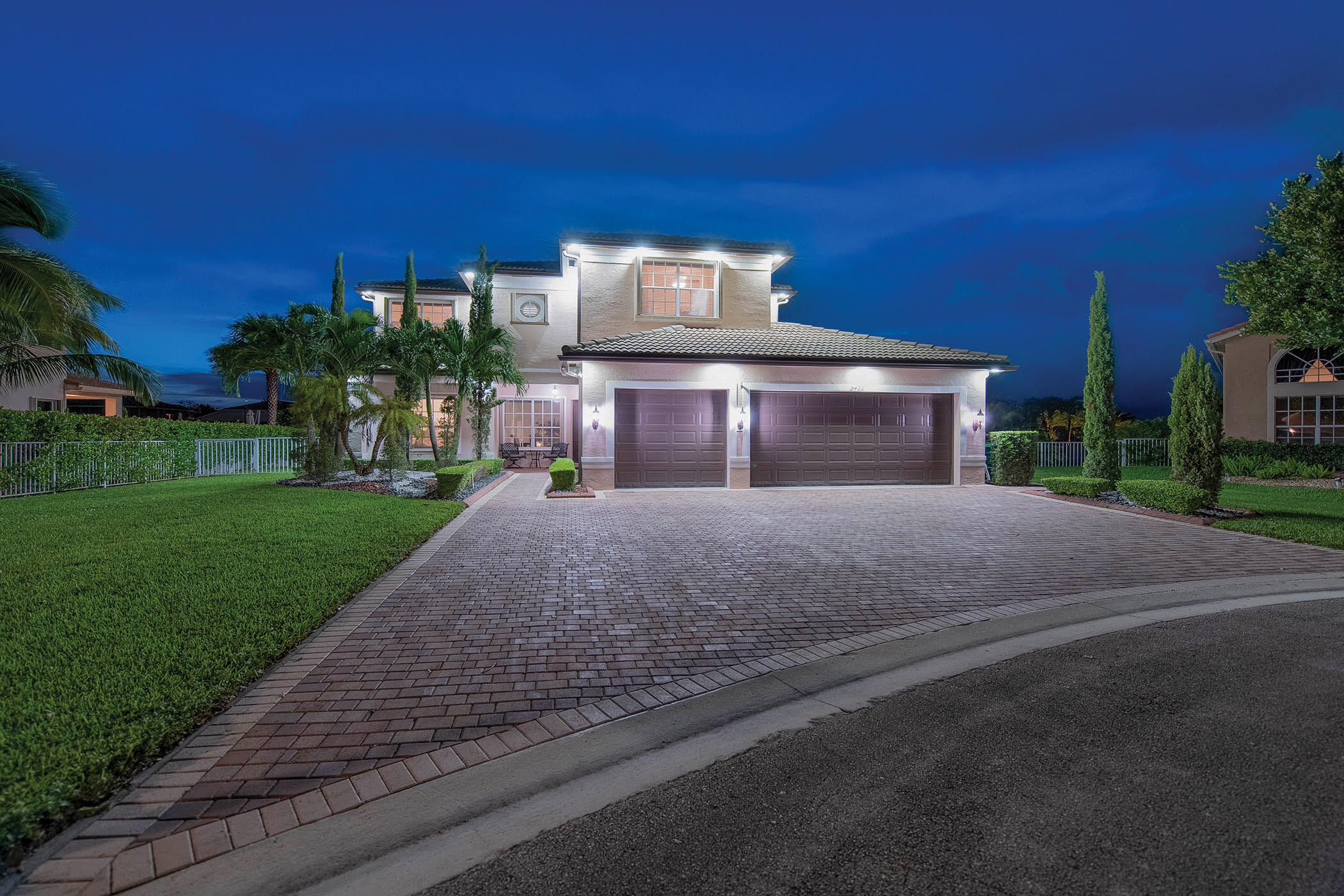 SUNSET LAKES PLAT THREE - Residential