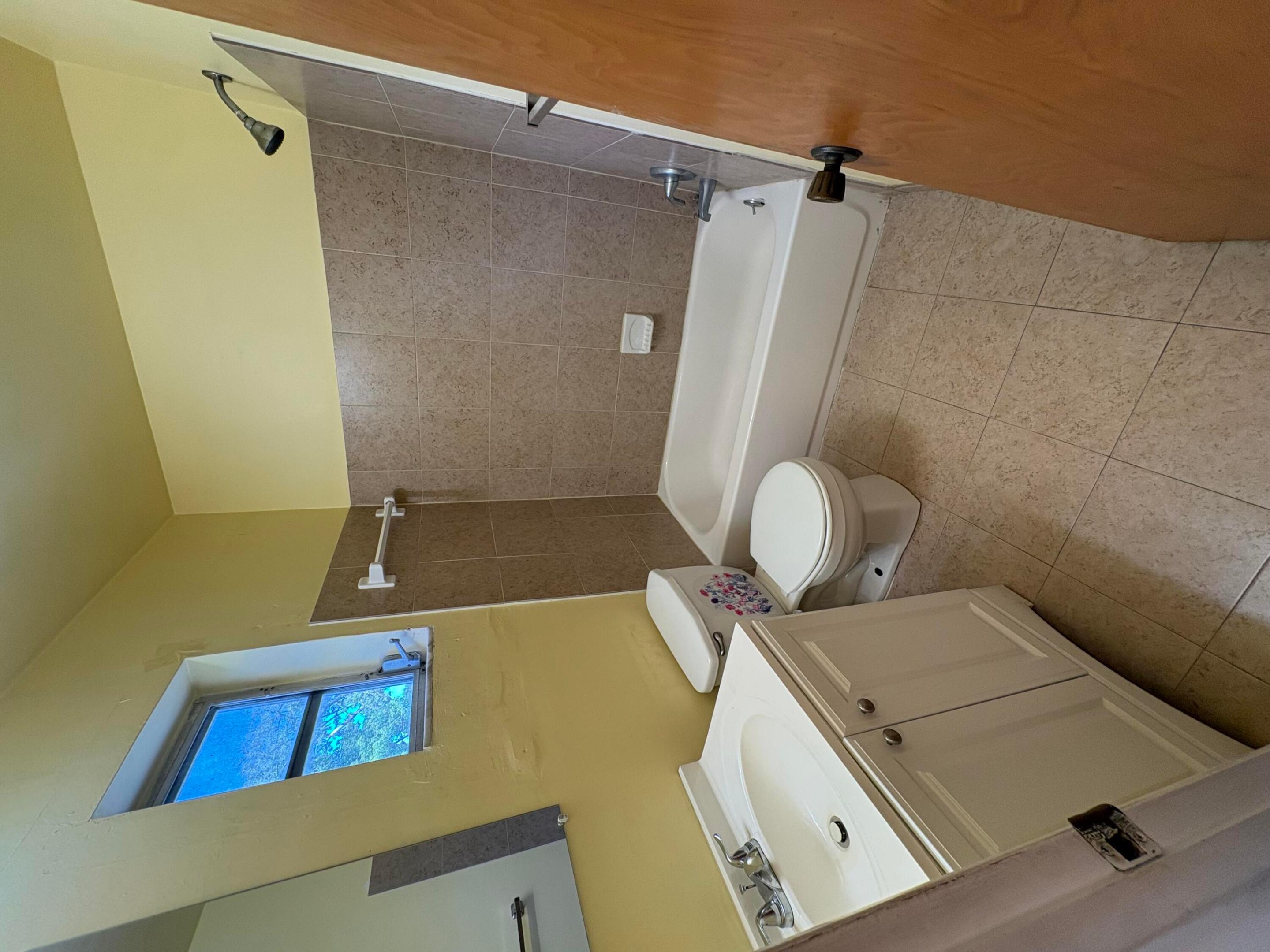 CORAL HEIGHTS - Residential Lease