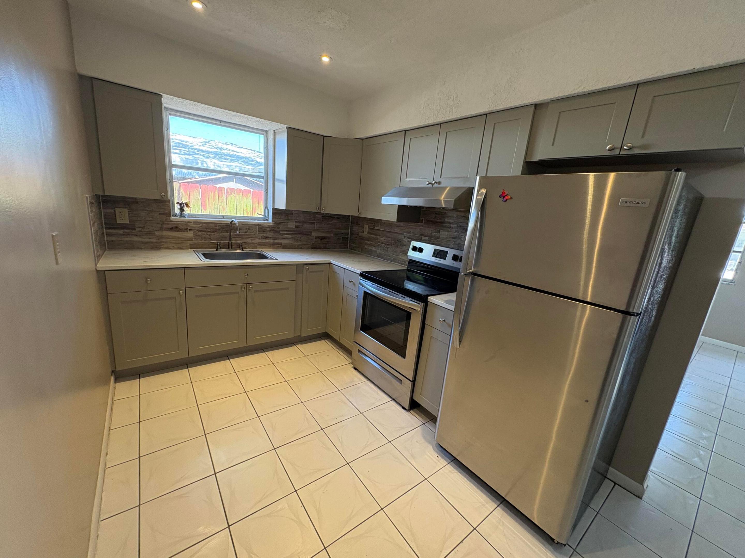 CORAL HEIGHTS - Residential Lease