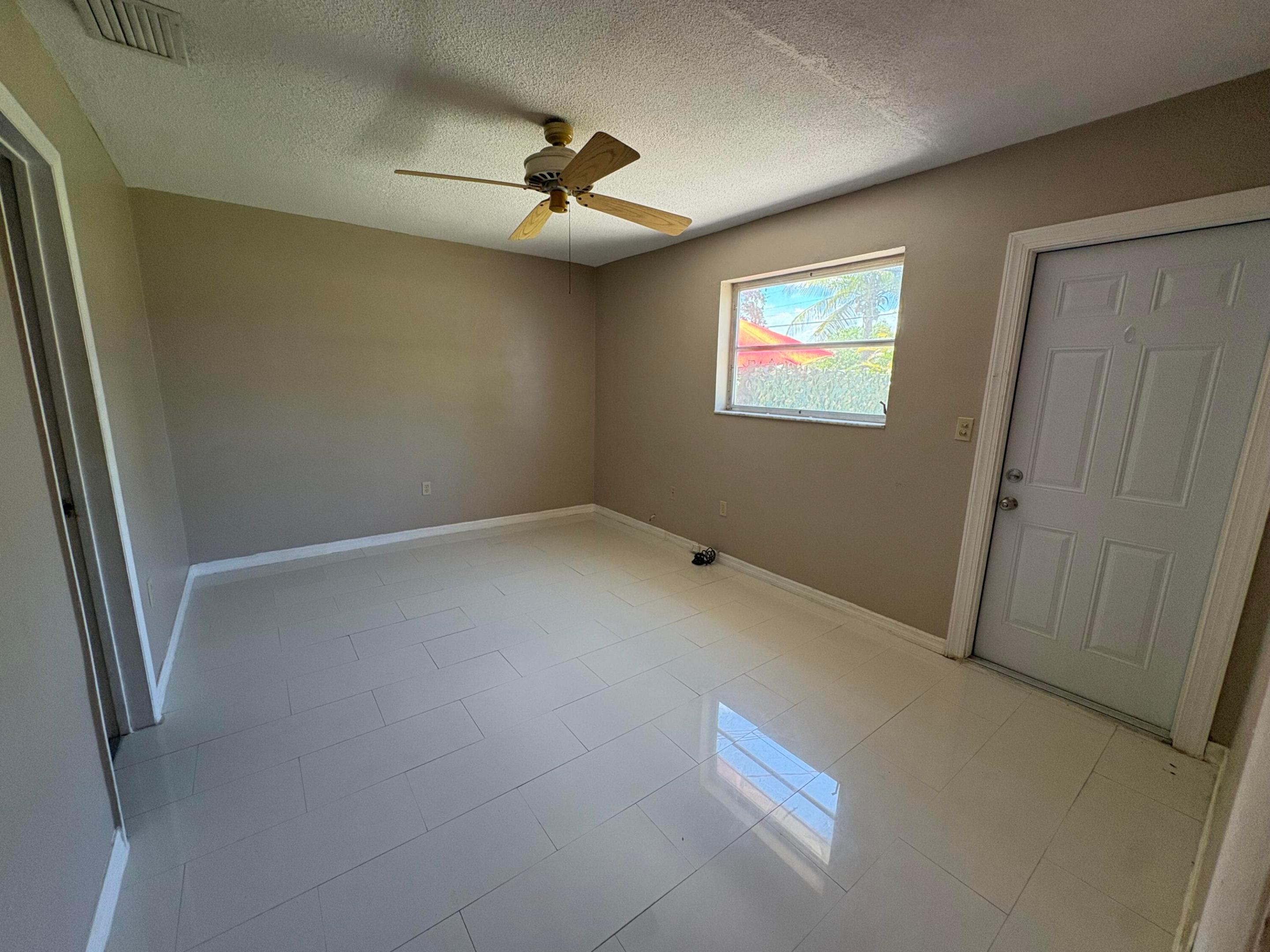 CORAL HEIGHTS - Residential Lease
