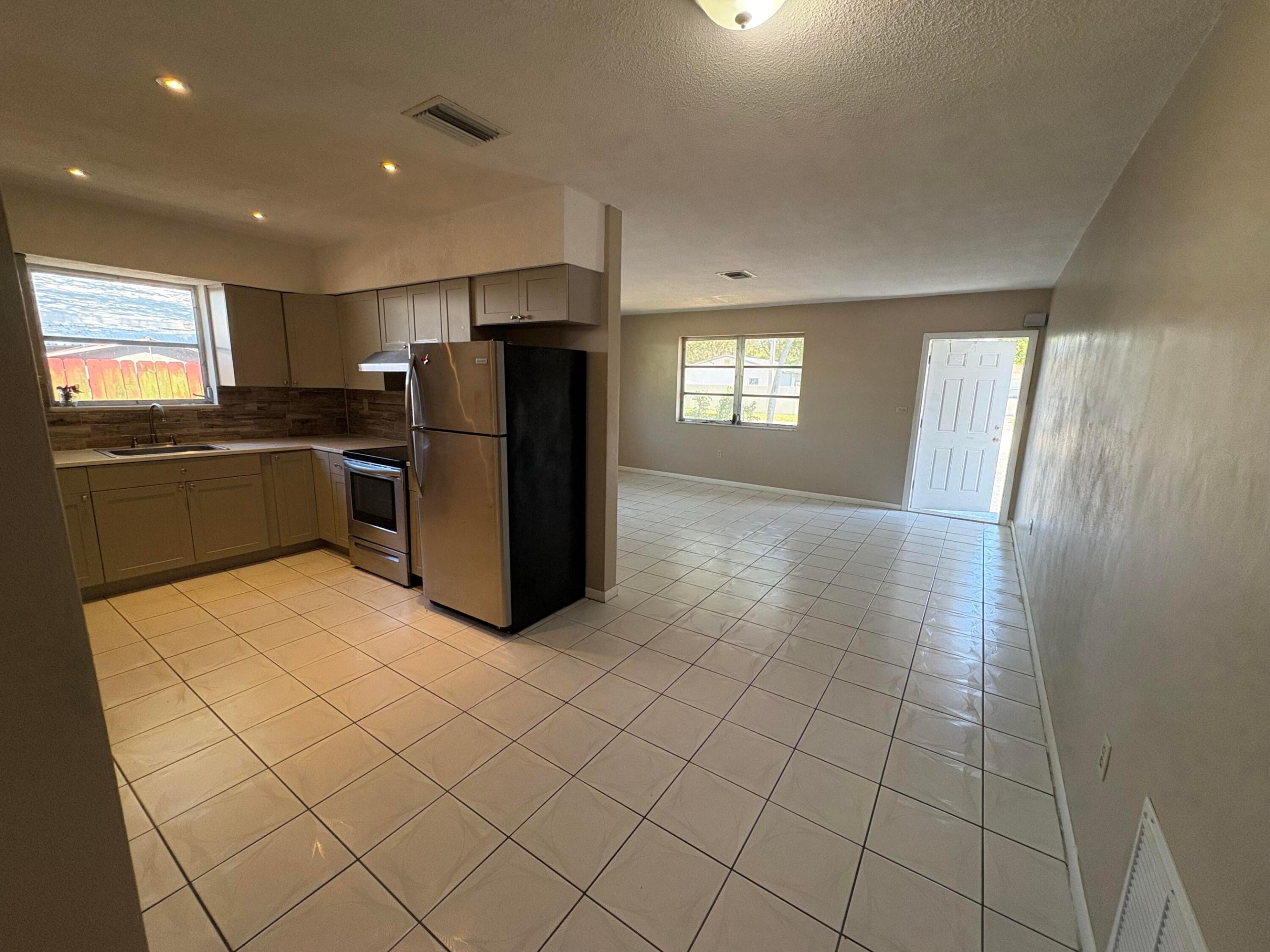 CORAL HEIGHTS - Residential Lease