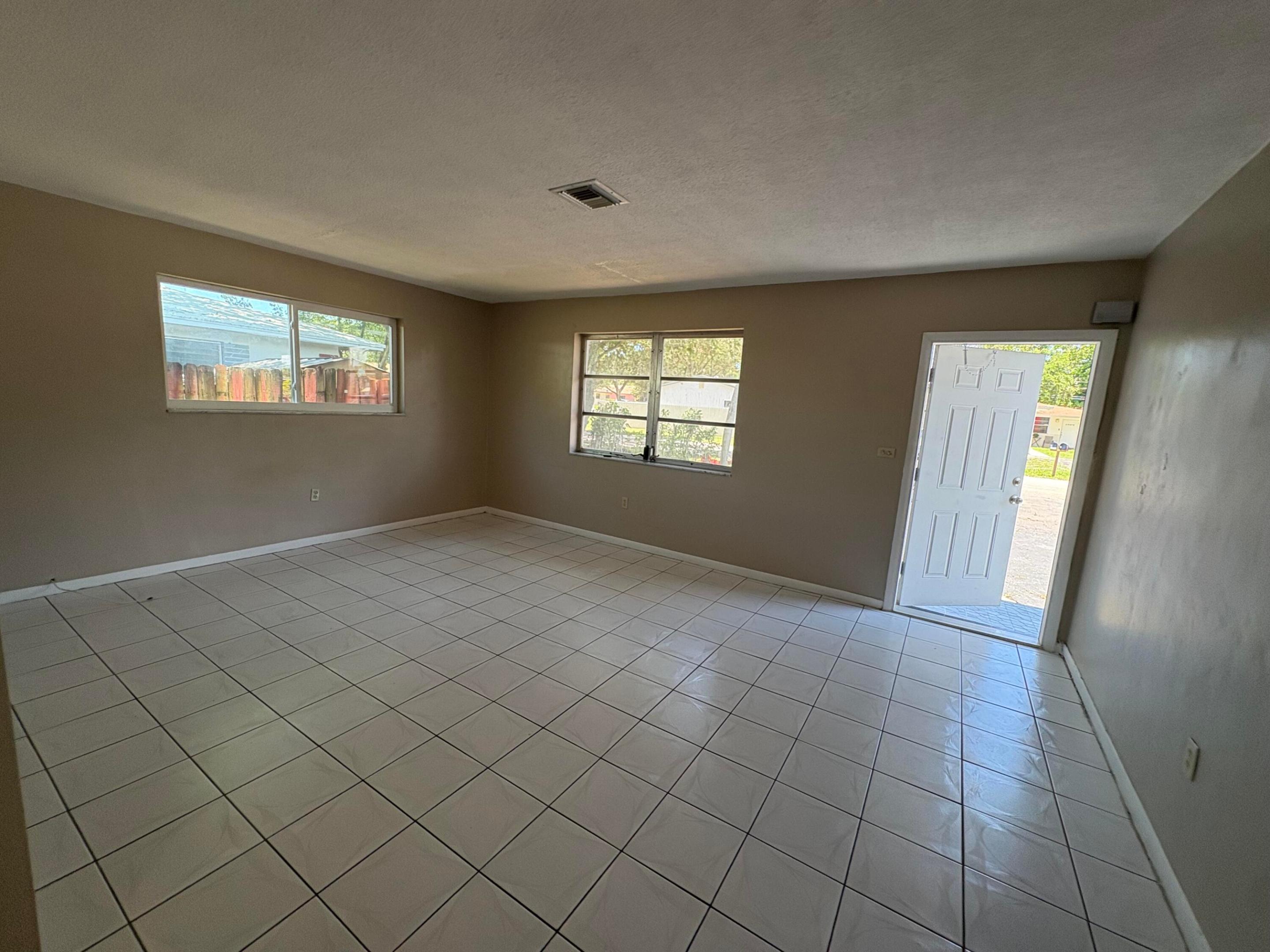 CORAL HEIGHTS - Residential Lease