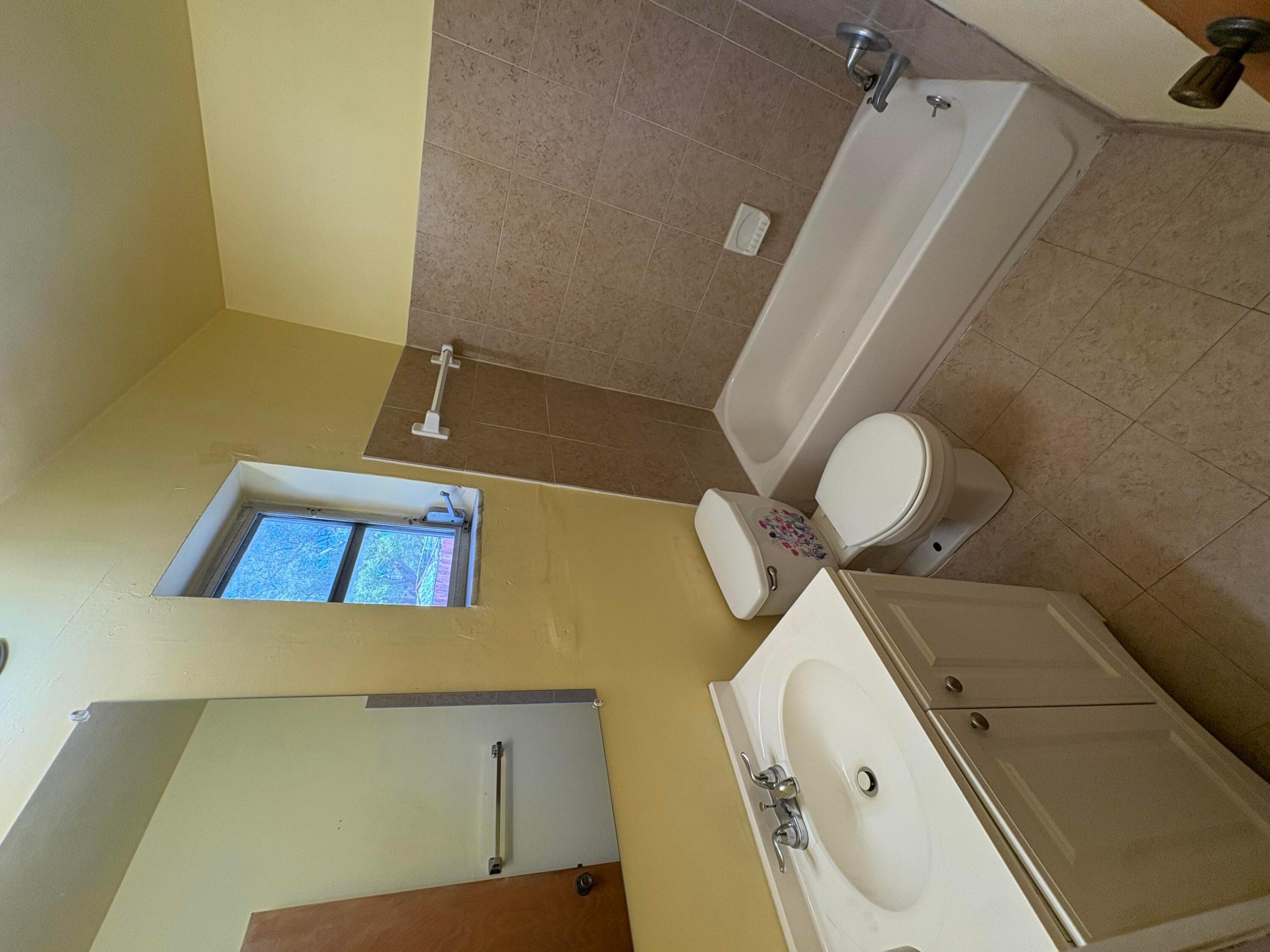 CORAL HEIGHTS - Residential Lease