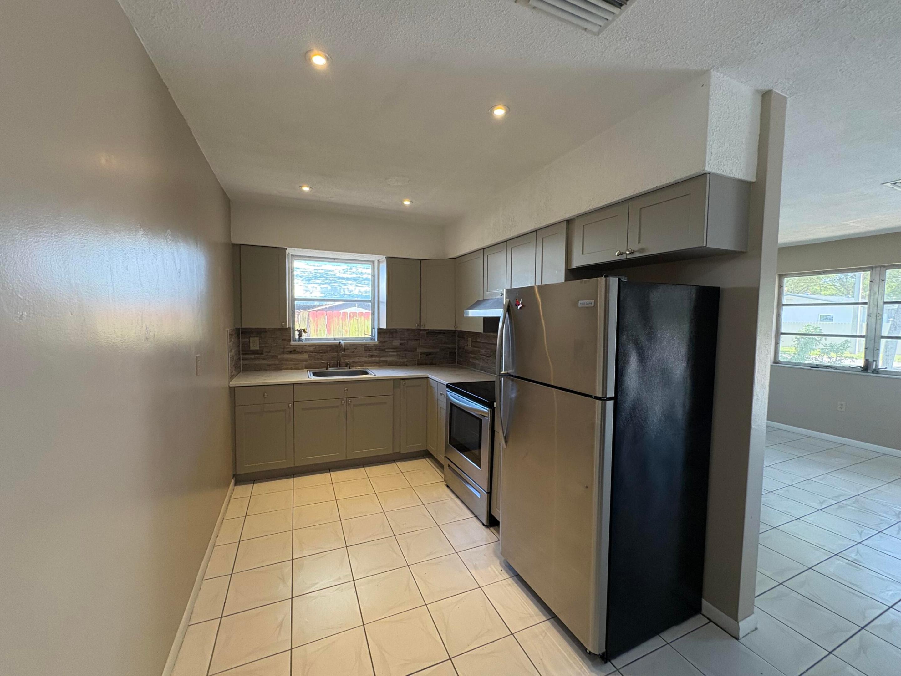 CORAL HEIGHTS - Residential Lease